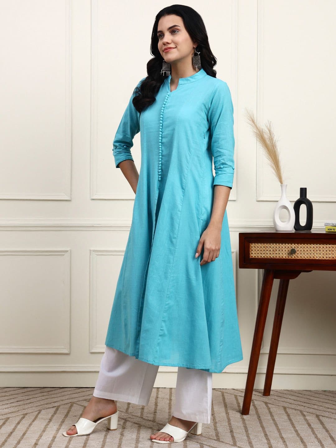 Idalia Women Blue Solid Anarkali Kurta thumbnail 5