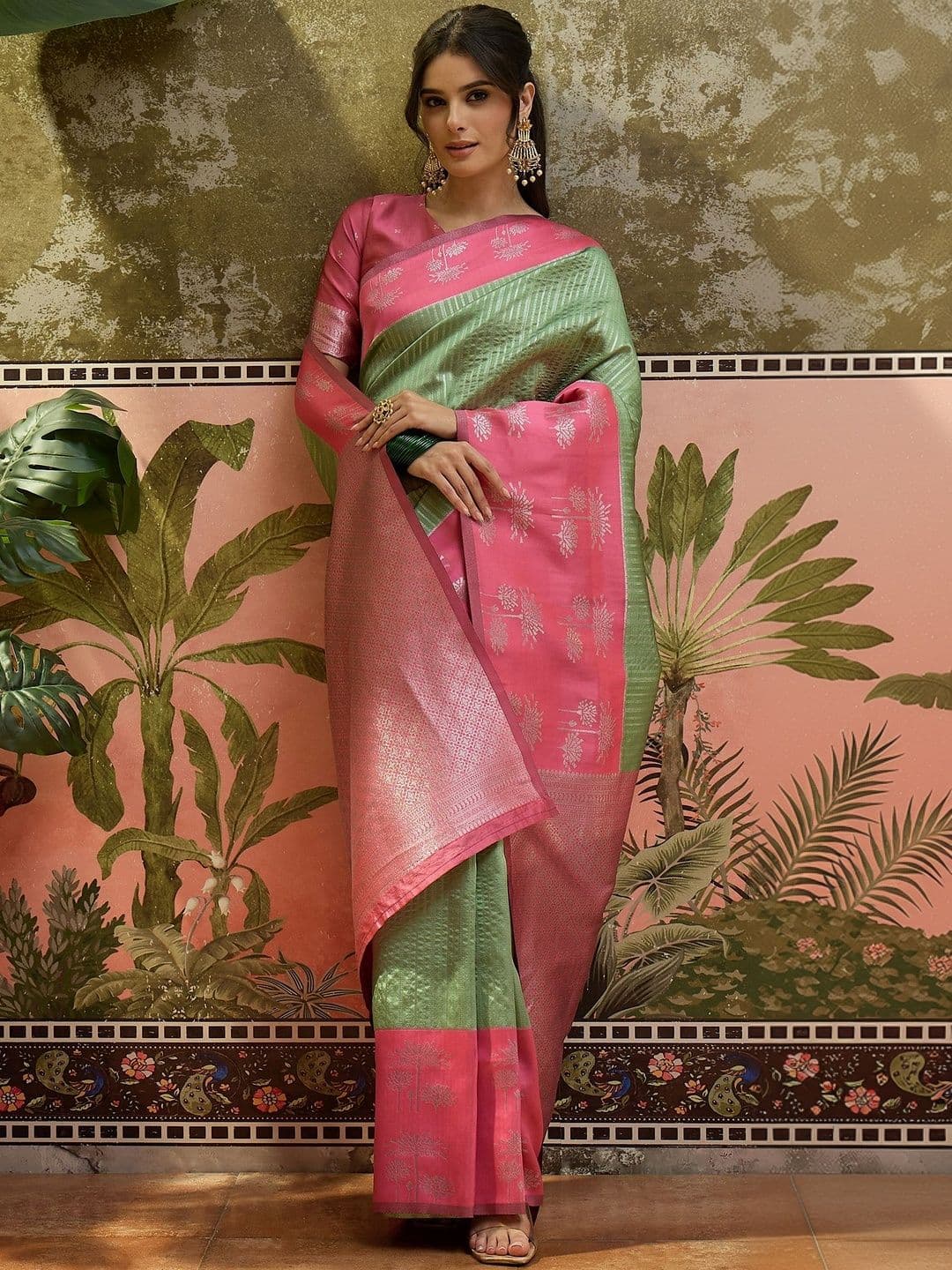 Sangria Woven Design Banarasi Sarees thumbnail 6