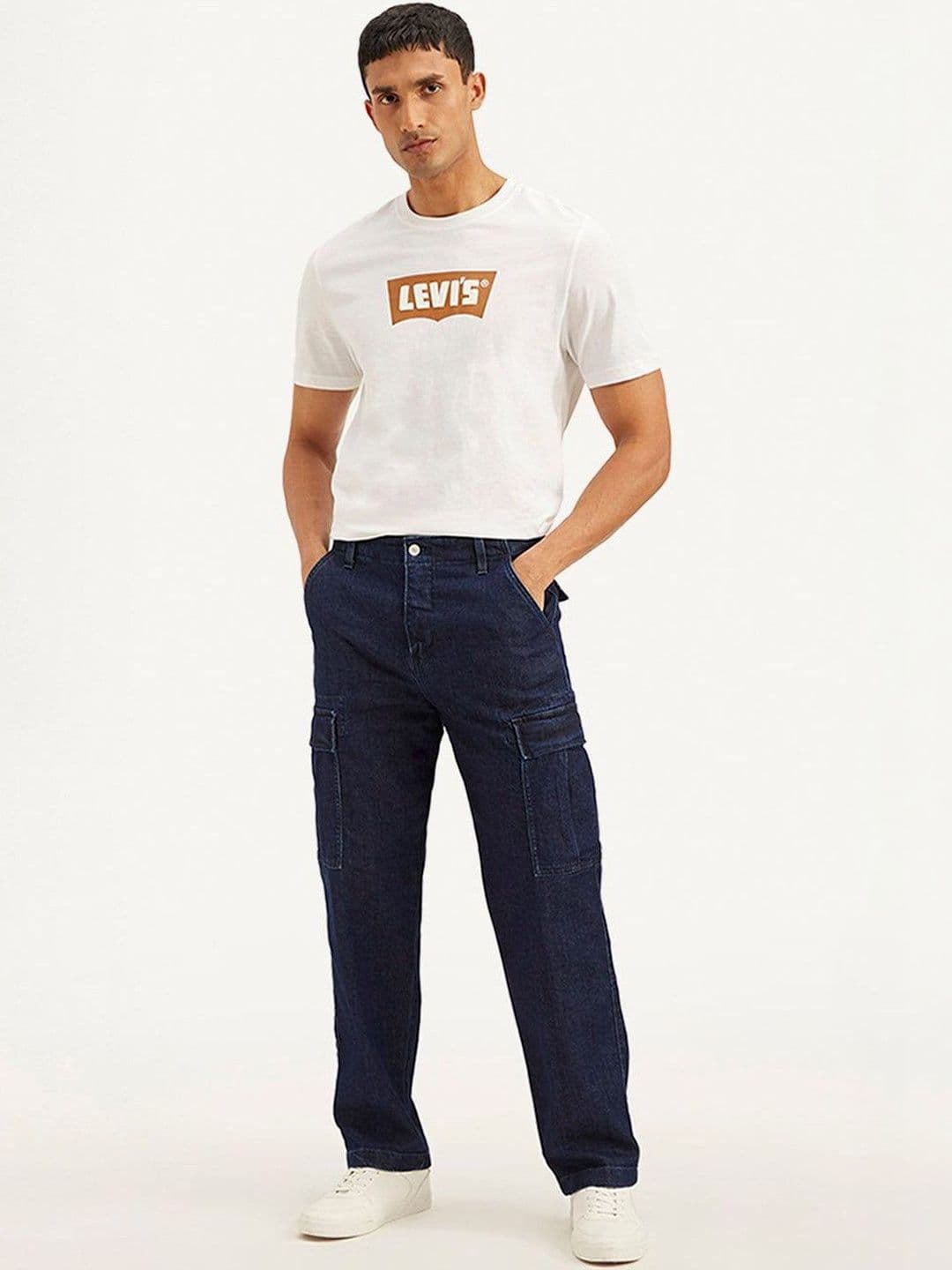 Levis Men Classic Regular Fit Mid-Rise Light Fade Stretchable Jeans thumbnail 5
