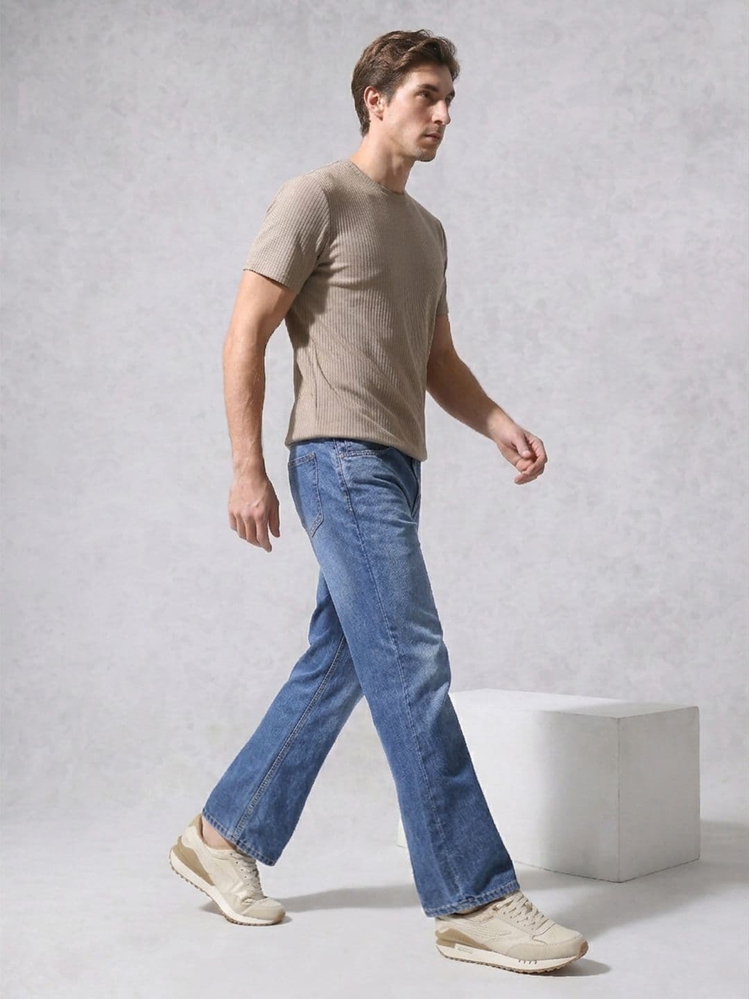 WROGN Men Bootcut Light Fade Stretchable Jeans thumbnail 5