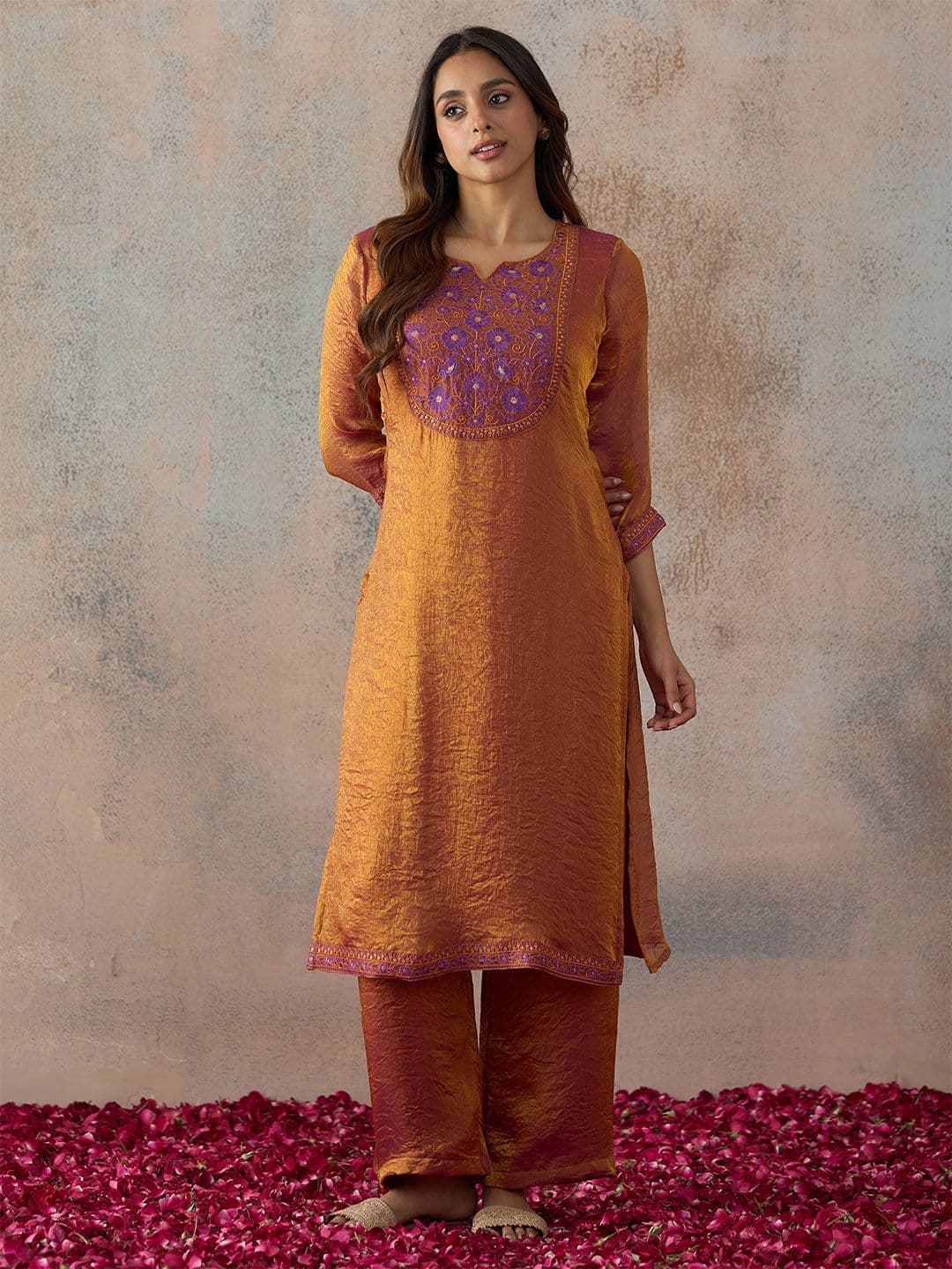 Anouk Mirage Women Ethnic Motifs Embroidered Regular Thread Work Kurta with Trousers thumbnail 6