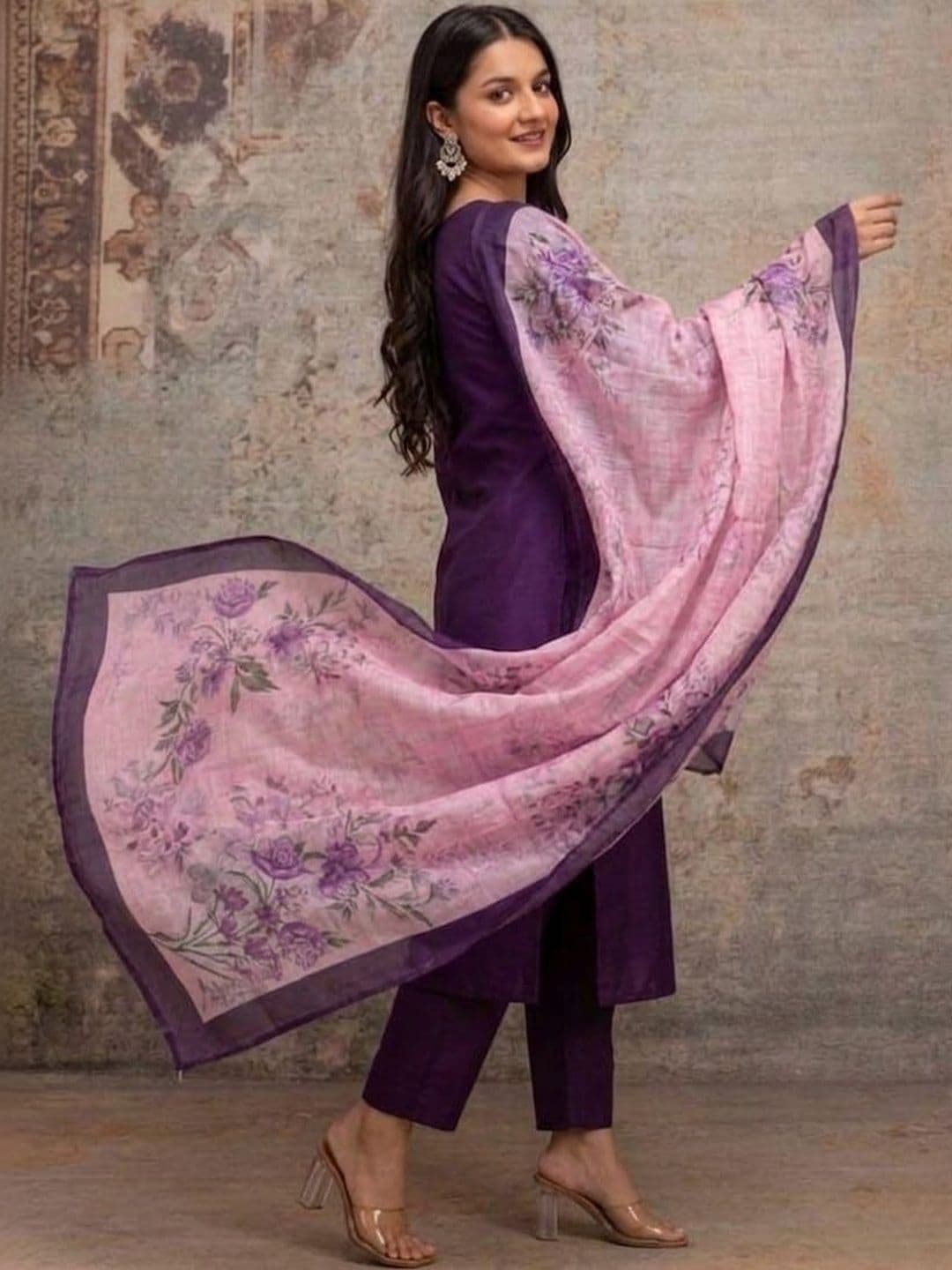 TIBAKKDI Women Floral Embroidered Regular Thread Work Kurta with Trousers & With Dupatta thumbnail 5