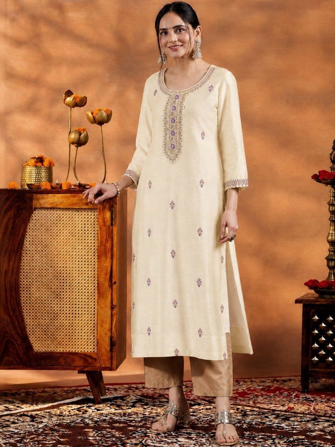 rarethread Women Ethnic Motifs Embroidered Thread Work Kurta thumbnail 4