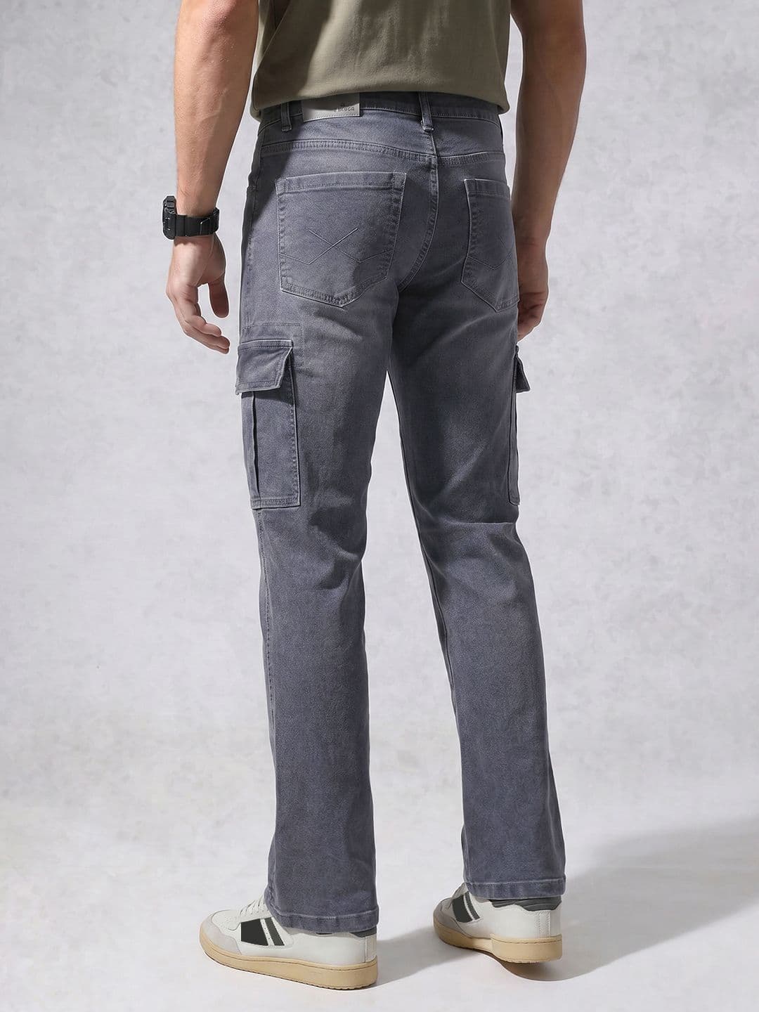 WROGN Men Straight Cargo Fit Light Fade Stretchable Jeans thumbnail 4