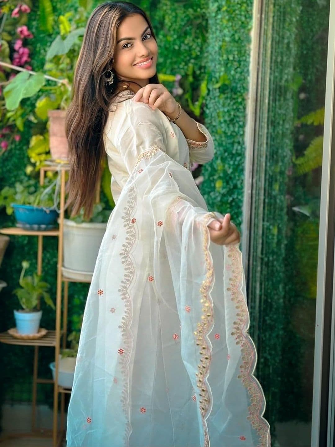 CLAVINET Women Ethnic Motifs Embroidered Regular Thread Work Kurta with Trousers & With Dupatta thumbnail 4