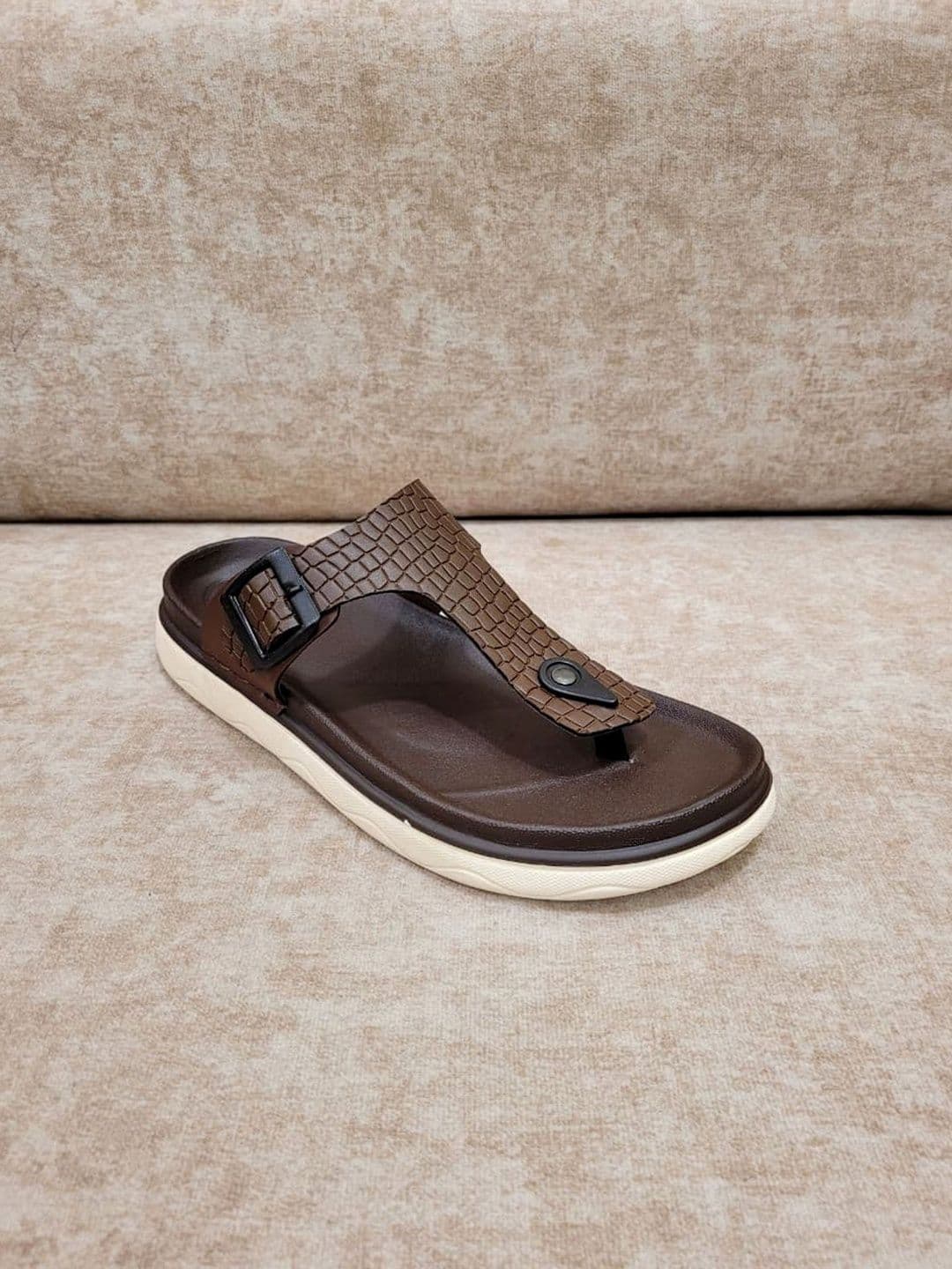 Layasa Men Thong Flip-Flops thumbnail 2