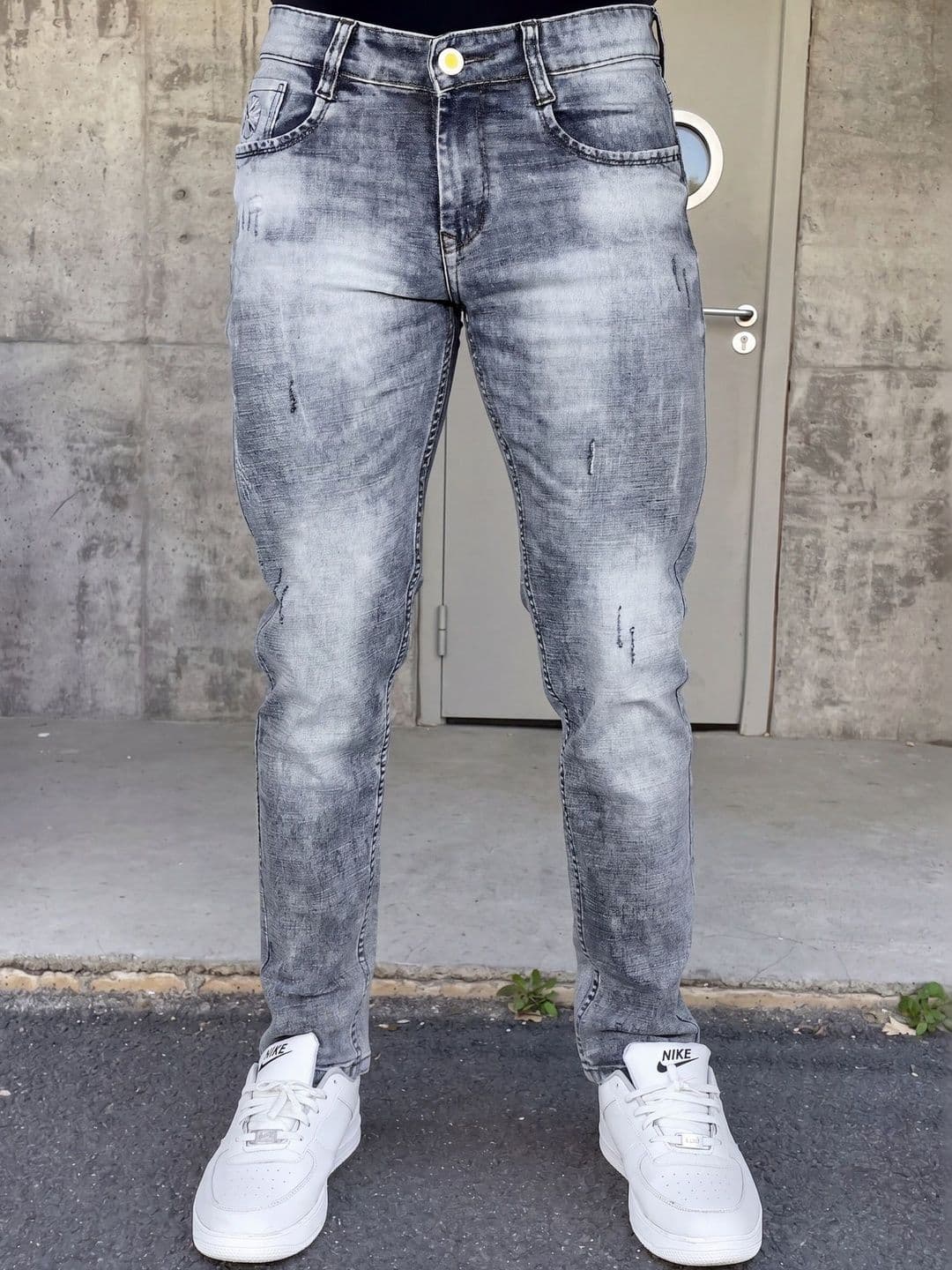 GEX Men Regular Fit Mid-Rise Mildly Distressed Heavy Fade Jeans - view 1