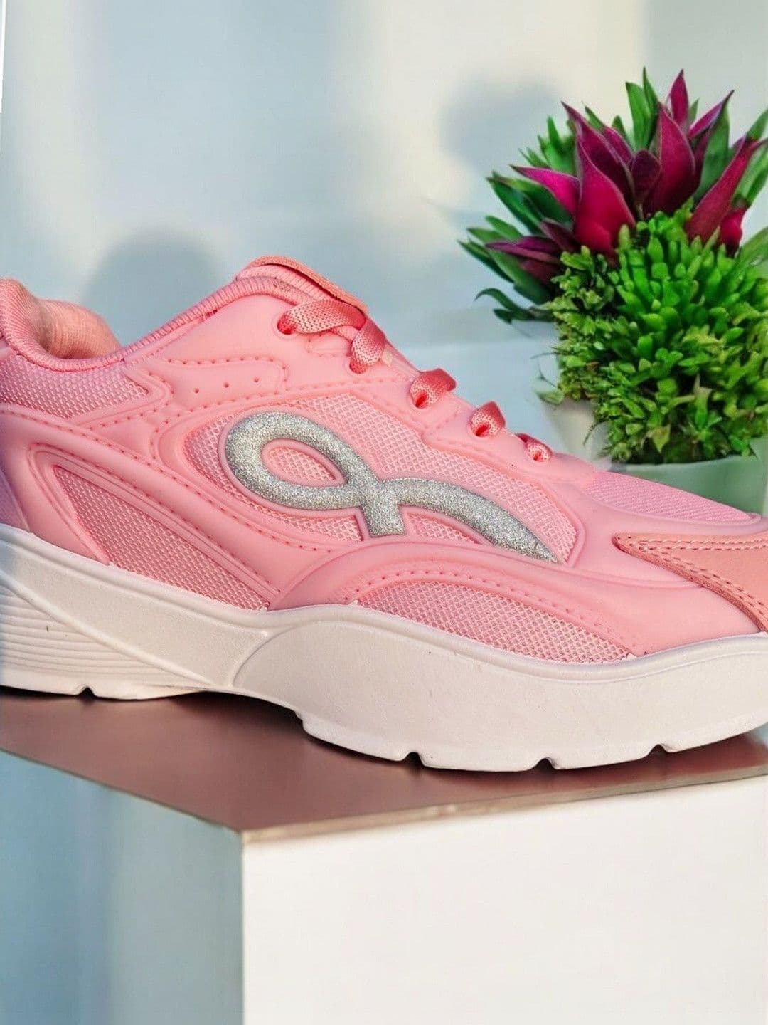 The Roadster Lifestyle Co Walking Non-Marking Sports Shoes thumbnail 3