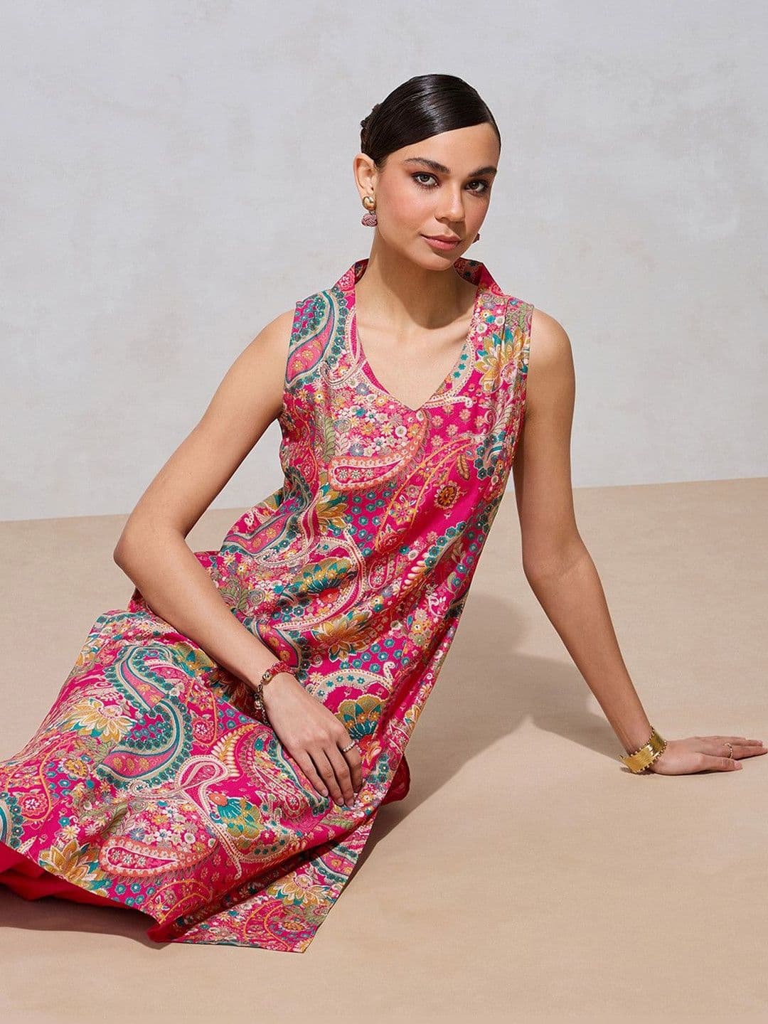 FLOWERVELLY Women Ethnic Motifs Printed Regular Kurta with Trousers thumbnail 4