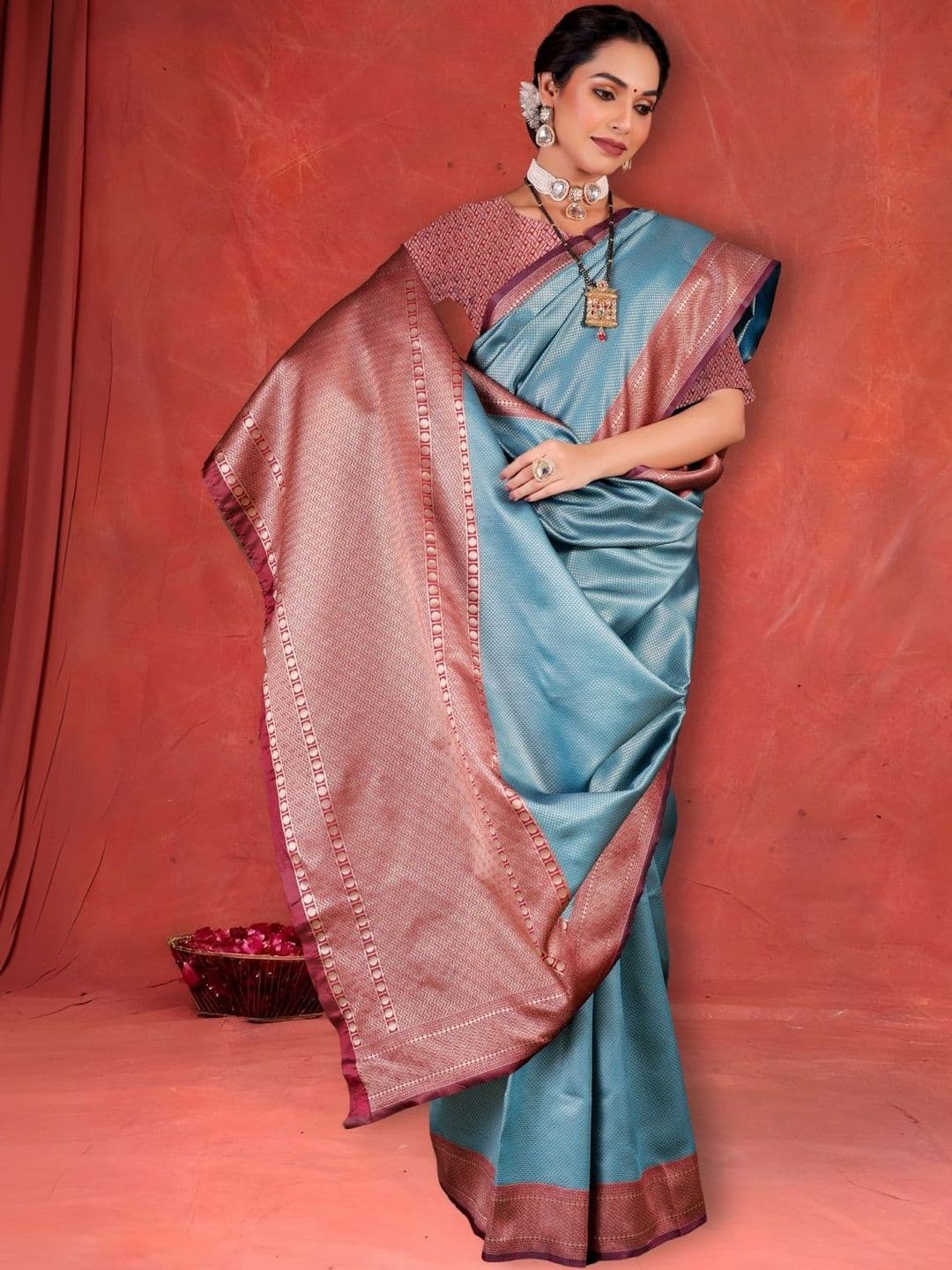Sangria Blue Woven Design Zari Banarasi Saree With Unstitched Blouse thumbnail 6