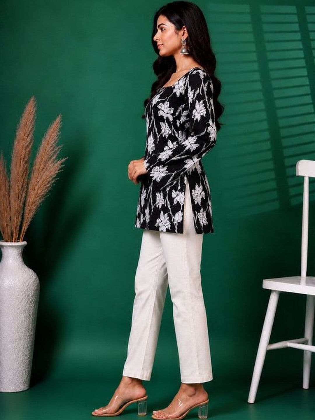 ALENJAN Floral Printed Square Neck Flared Sleeves Kurti thumbnail 5