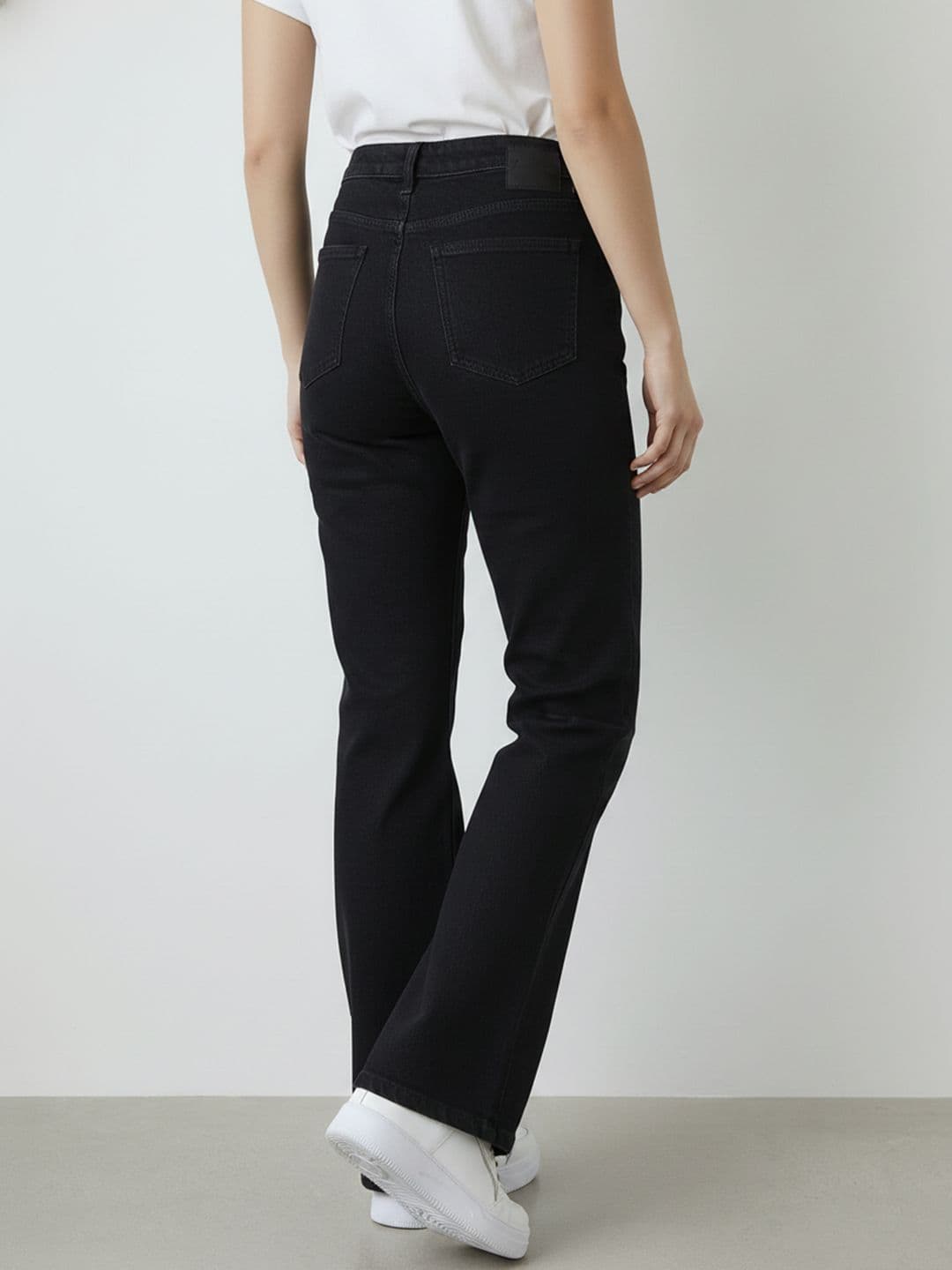 Mast & Harbour Women Relaxed Fit Stretchable Jeans thumbnail 5