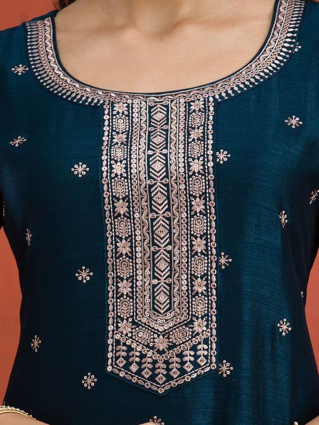 CLAVINET Women Ethnic Motifs Embroidered Regular Thread Work Kurta with Trousers & With Dupatta thumbnail 4