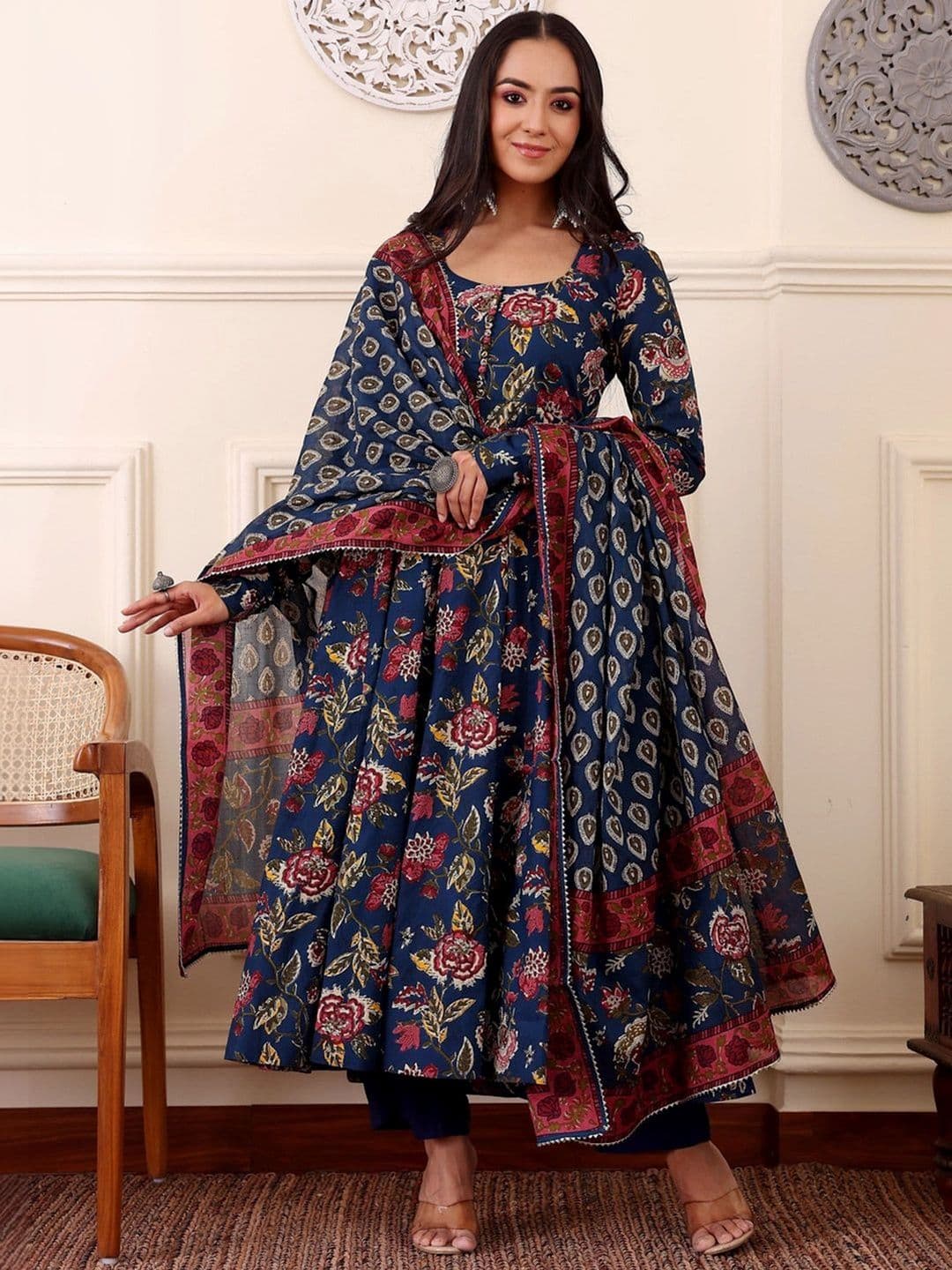 HERE&NOW Women Floral Printed Empire Kurta with Palazzos & With Dupatta thumbnail 3