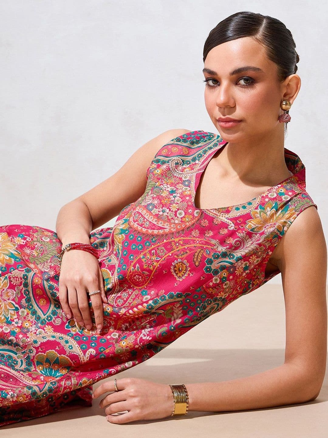 FLOWERVELLY Women Ethnic Motifs Printed Regular Kurta with Trousers thumbnail 5