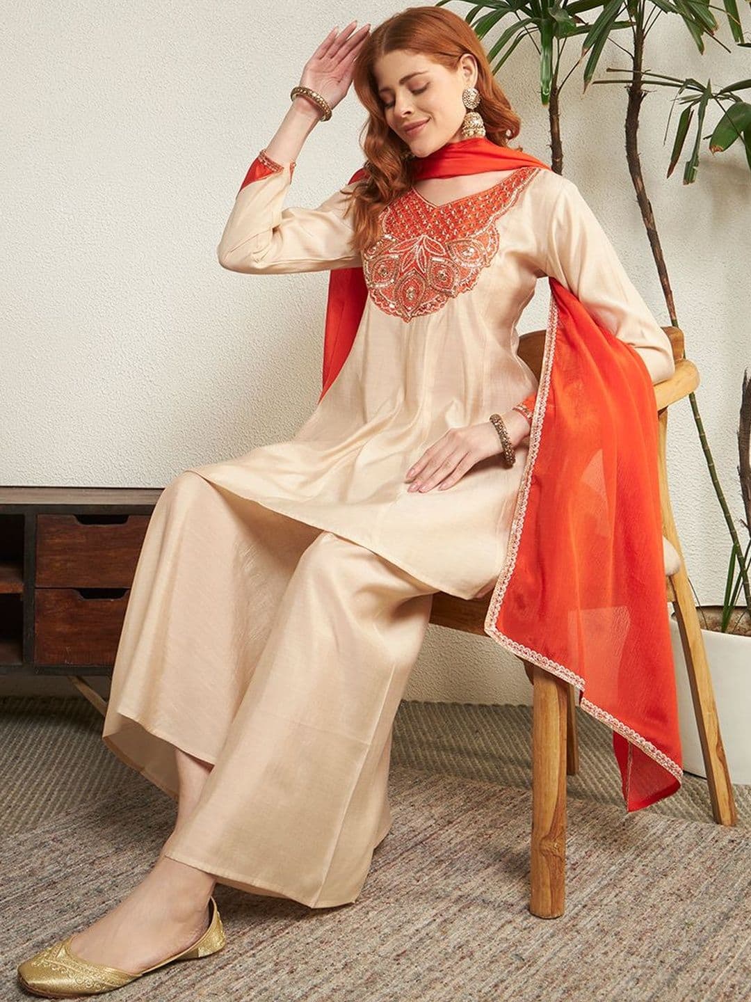 Honky Tonky Women Embroidered Regular Thread Work Kurta with Palazzos & With Dupatta thumbnail 6