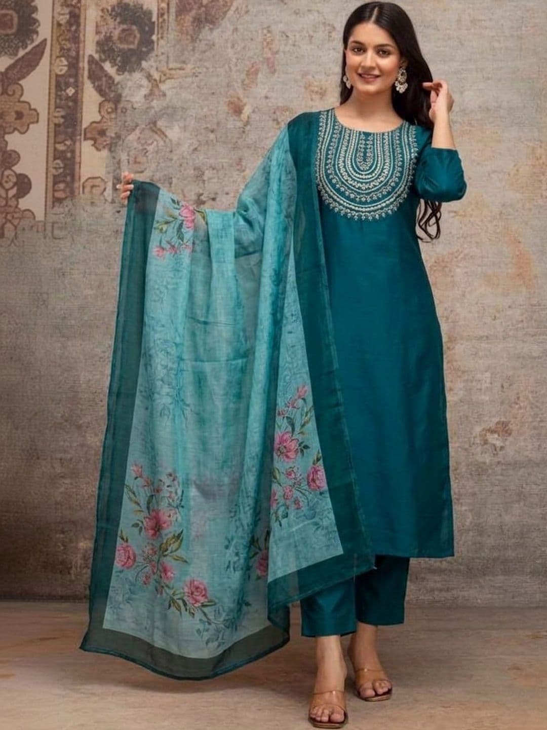 TIBAKKDI Women Ethnic Motifs Embroidered Regular Thread Work Kurta with Trousers & With Dupatta - view 1