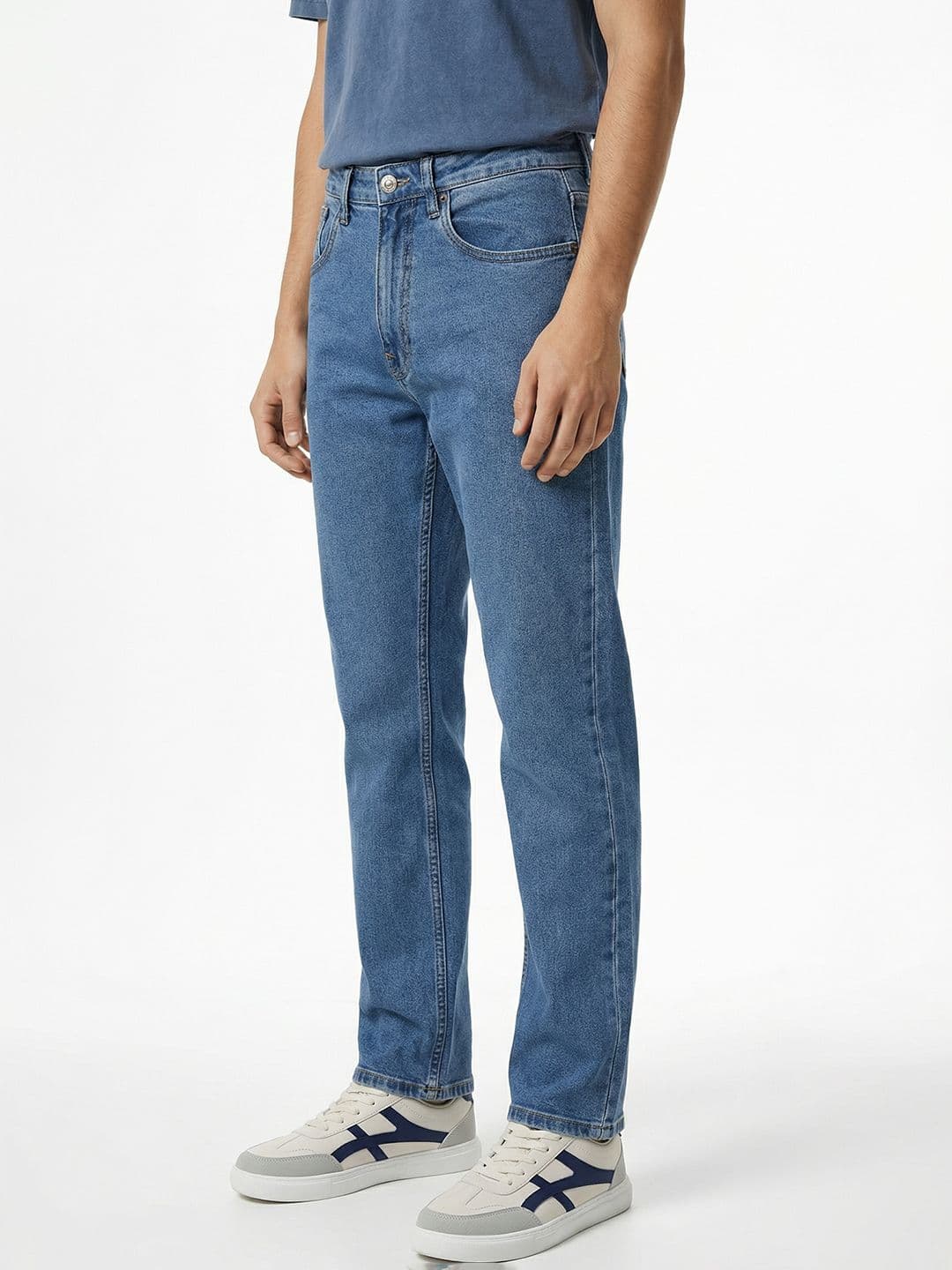 Aeropostale Men Regular Fit Mid-Rise Light Fade Stretchable Jeans thumbnail 4