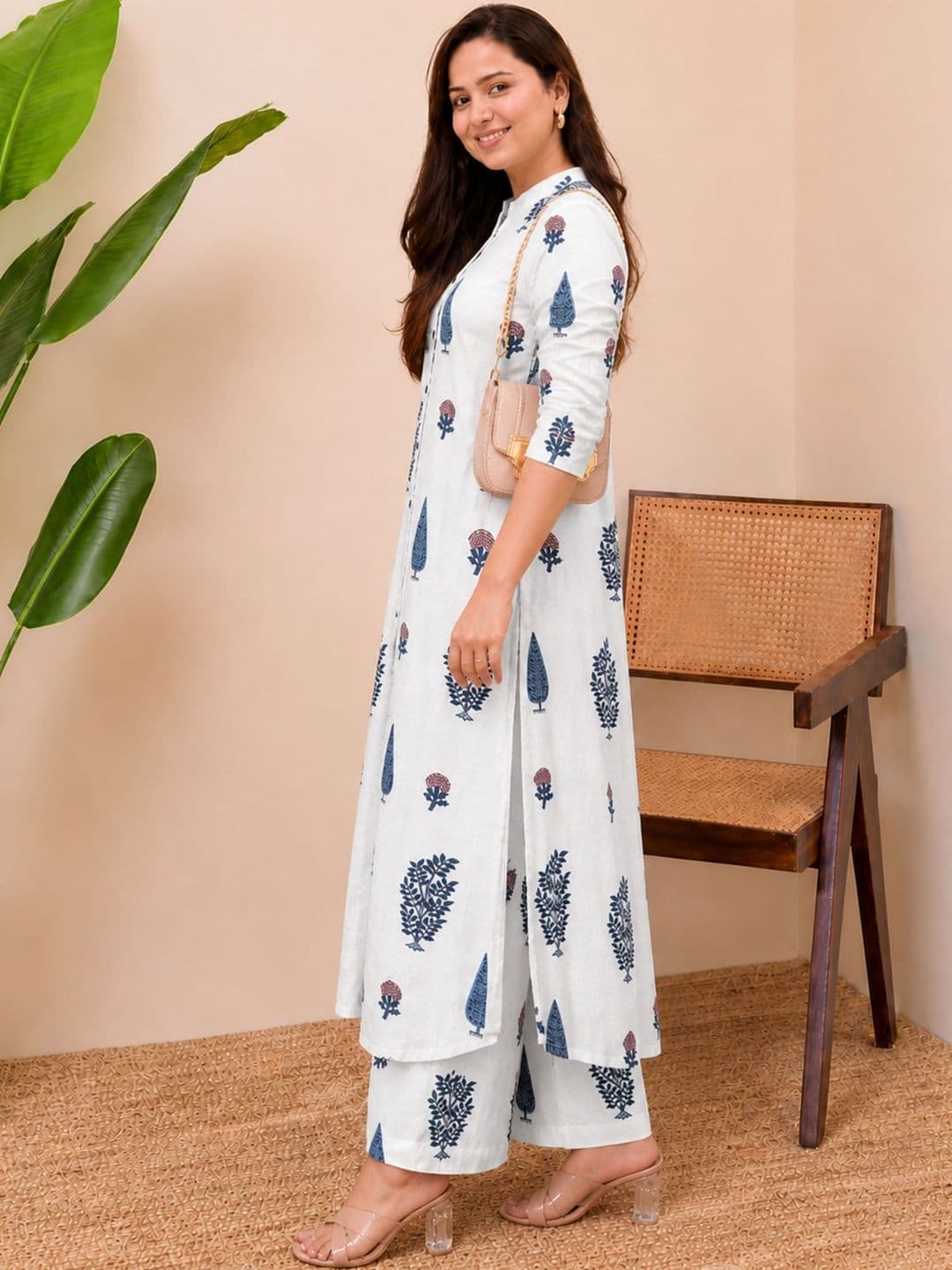 Klere Women Ethnic Motifs Printed Regular Kurta with Palazzos thumbnail 4
