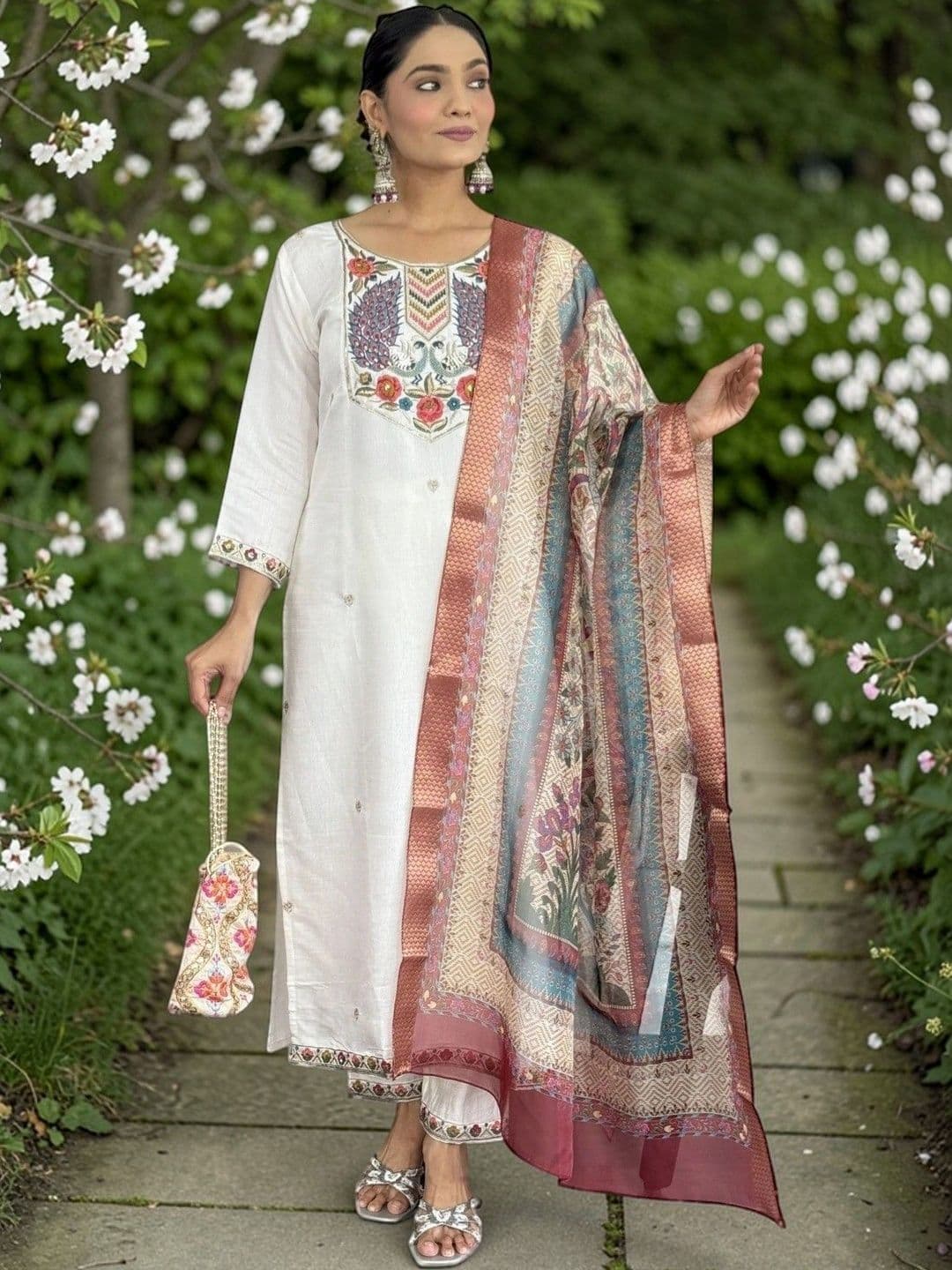 CLAVINET Women Ethnic Motifs Embroidered Regular Thread Work Kurta with Trousers & With Dupatta - view 1