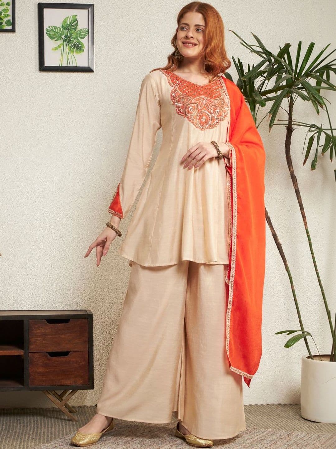 Honky Tonky Women Embroidered Regular Thread Work Kurta with Palazzos & With Dupatta thumbnail 3