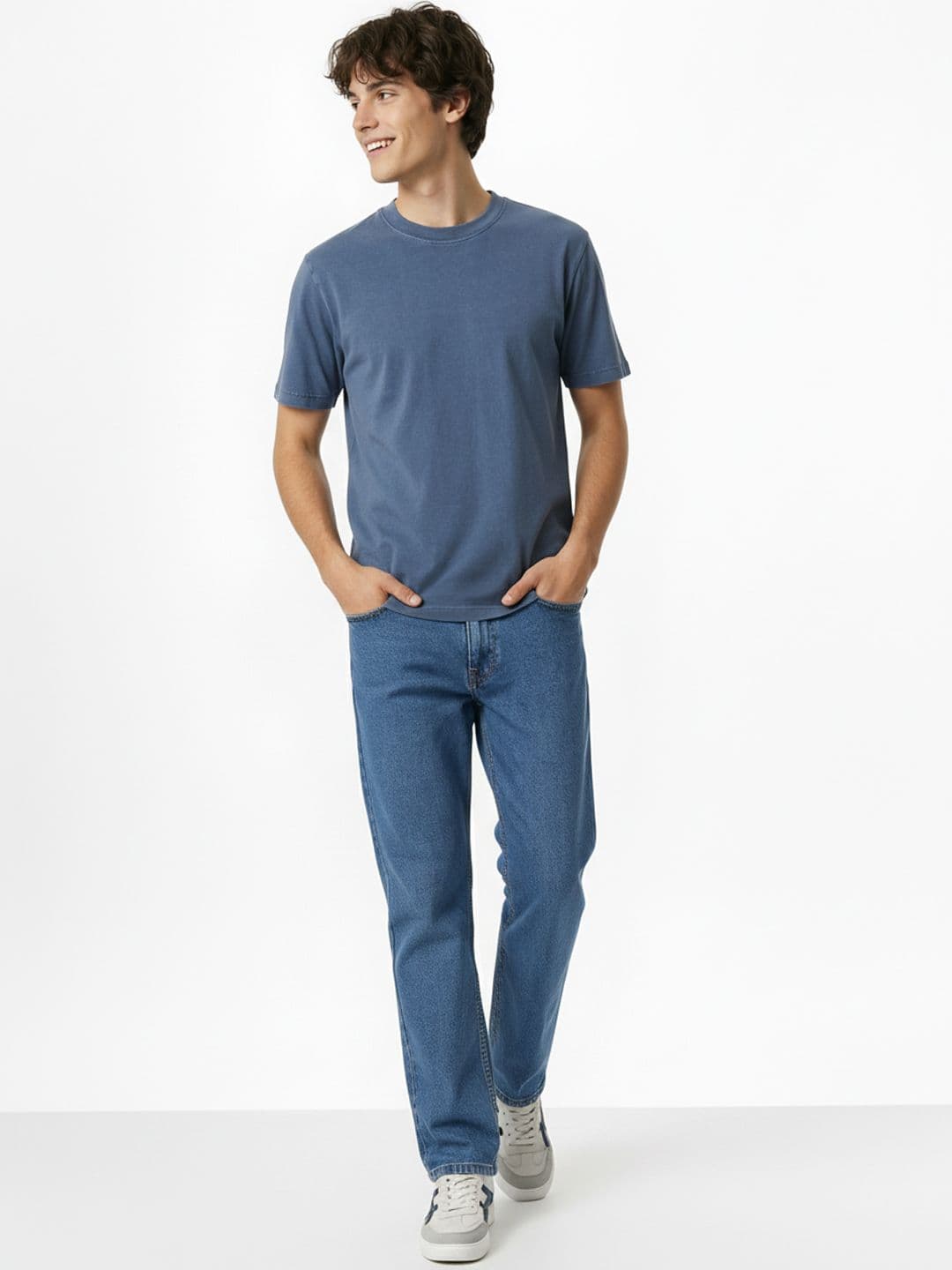 Aeropostale Men Regular Fit Mid-Rise Light Fade Stretchable Jeans thumbnail 7
