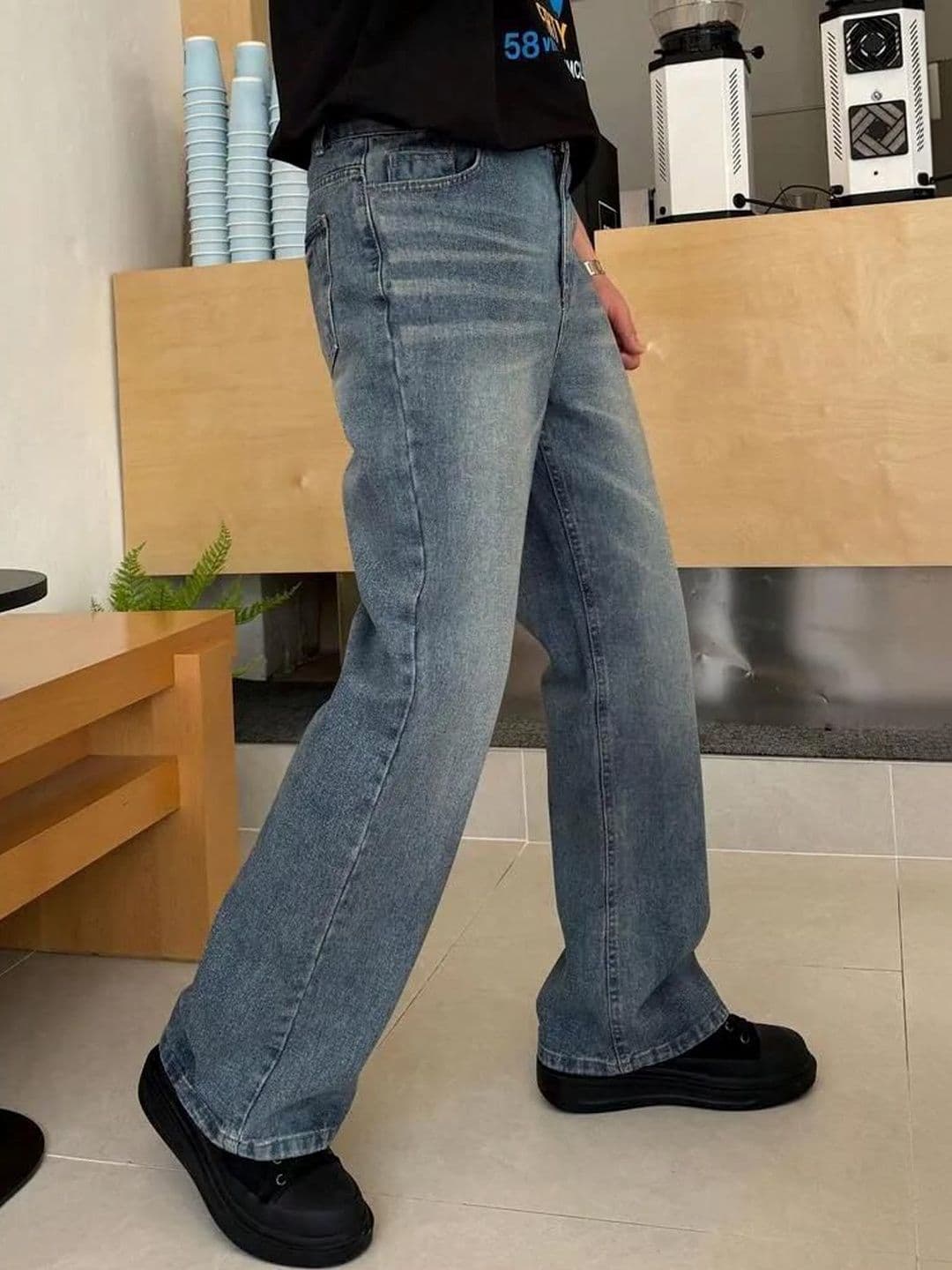 Kotty Men Relaxed Fit Low-Rise Light Fade Denim Jeans thumbnail 5
