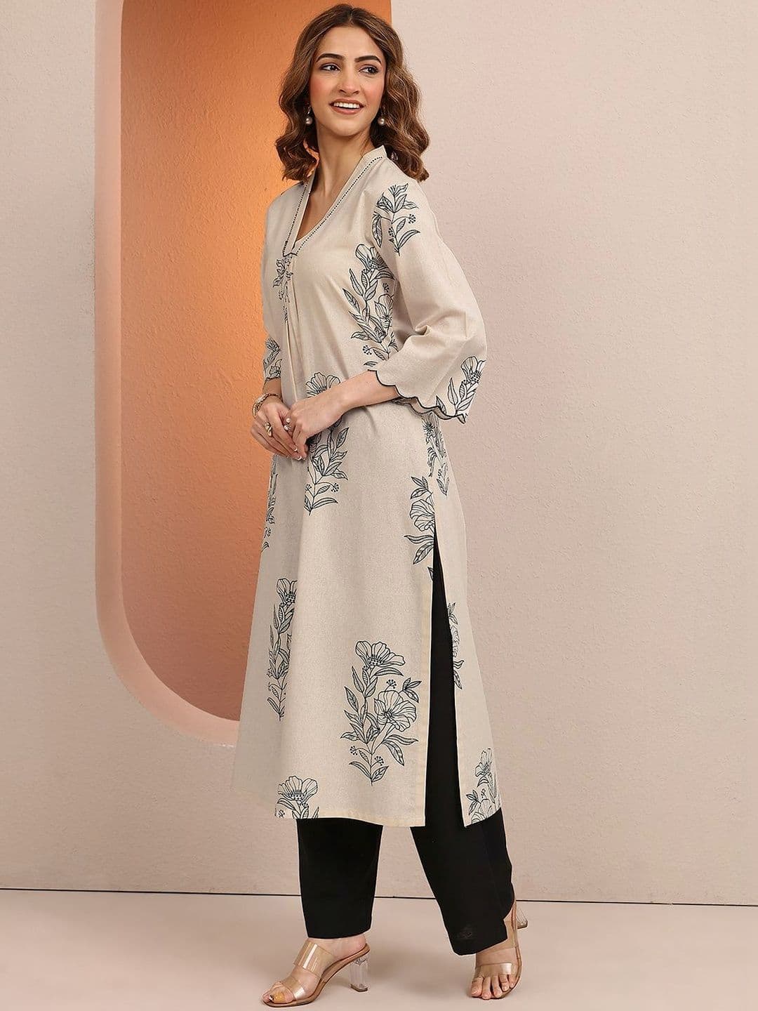 Libas Women Floral Printed Flared Sleeves Floral Kurta thumbnail 4