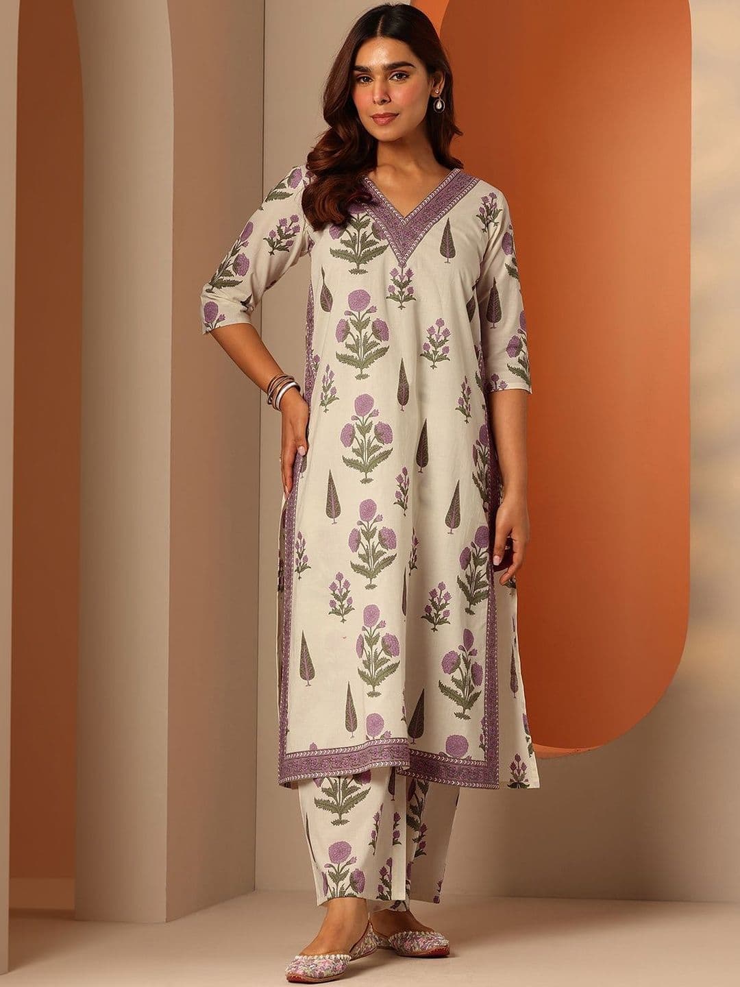 Libas Women Ethnic Motifs Printed Regular Kurta with Trousers - view 1