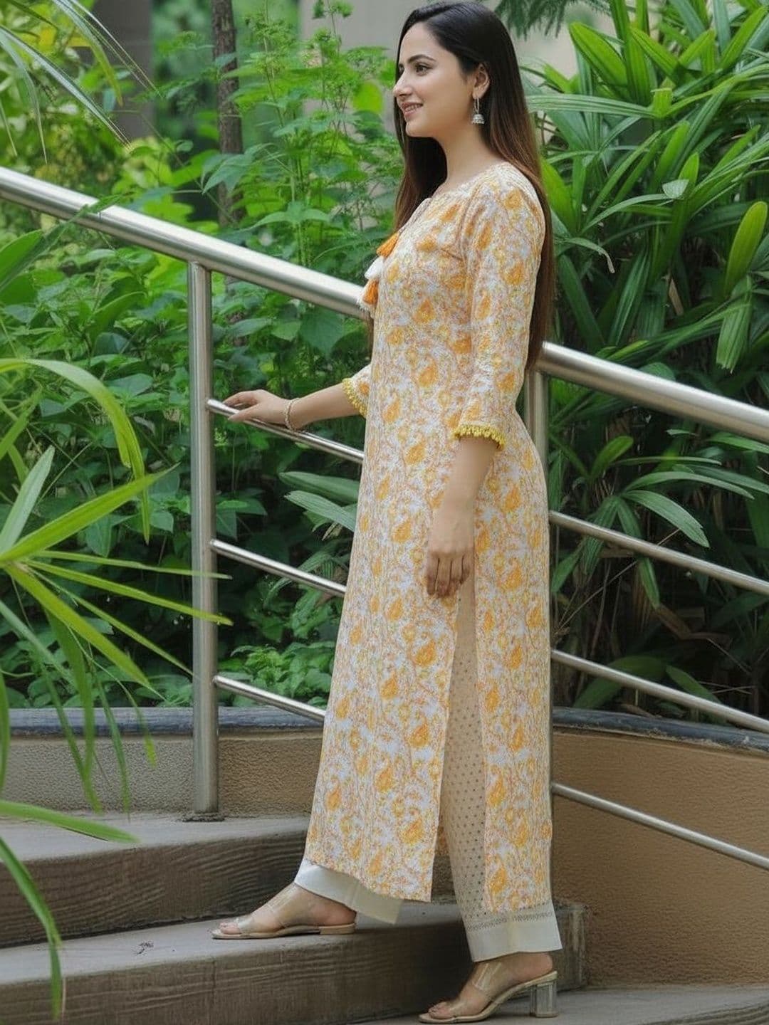 Sa Rasa Women Paisley Printed Kurta thumbnail 3