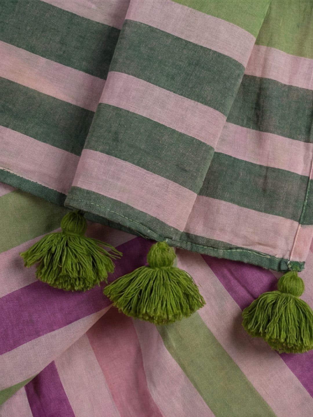 Jaipur Kurti Striped Pure Linen Saree thumbnail 4