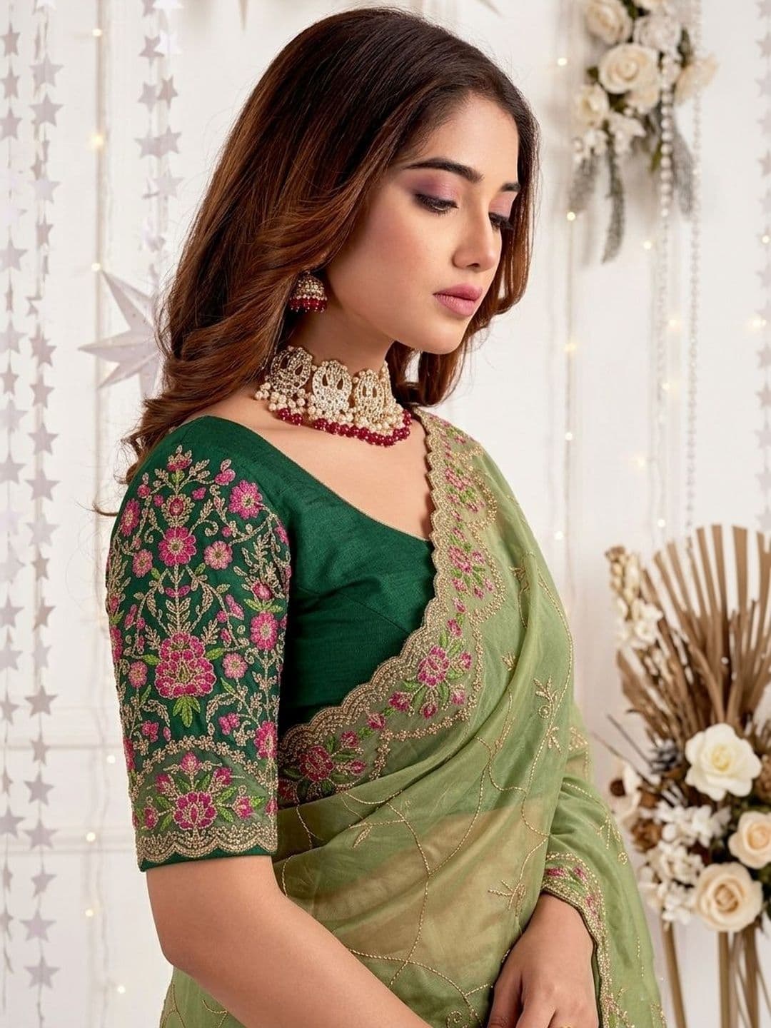 Mitera Floral Embroidered Poly Georgette Heavy Work Saree thumbnail 3