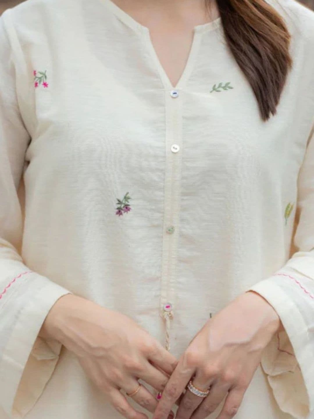Kapda kissa Women Ethnic Motifs Embroidered Regular Thread Work Pure Cotton Kurta with Trousers thumbnail 3