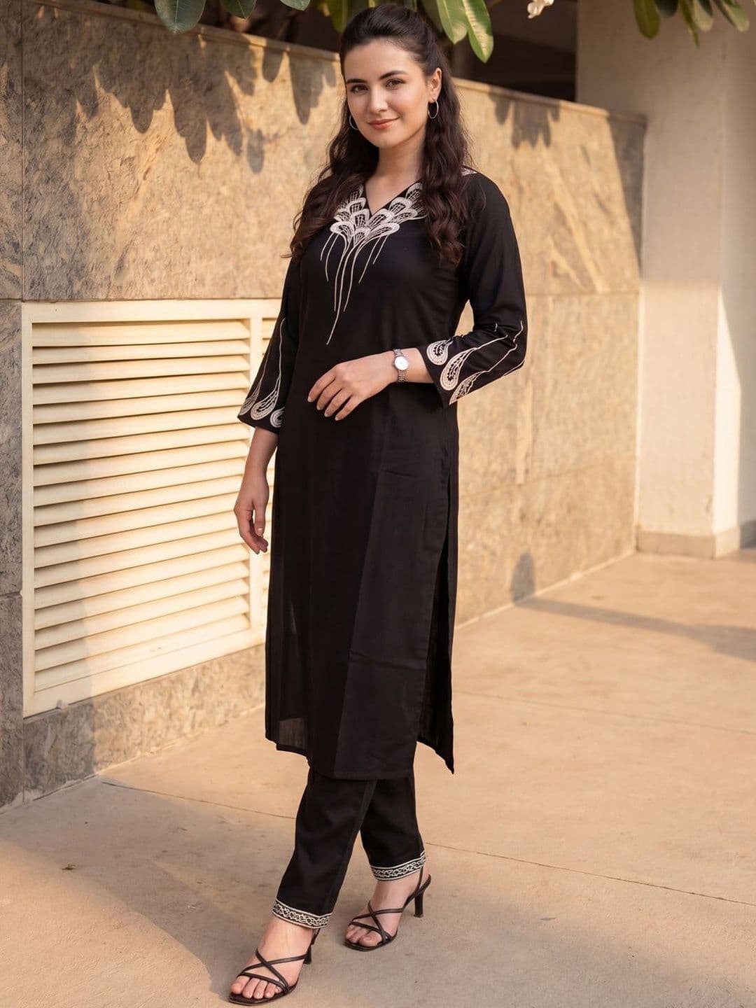 Indo Era Women Ethnic Motifs Embroidered Regular Thread Work Kurta with Trousers thumbnail 3