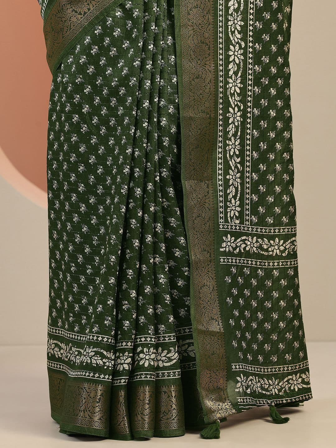Libas Green Printed Saree With Unstitched Blouse Piece thumbnail 5