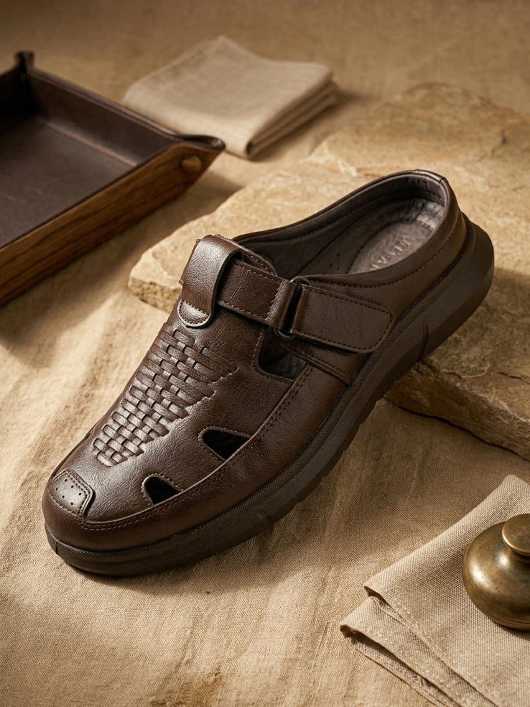 The Roadster Lifestyle Co Men Slip-On Fisherman Sandals thumbnail 7