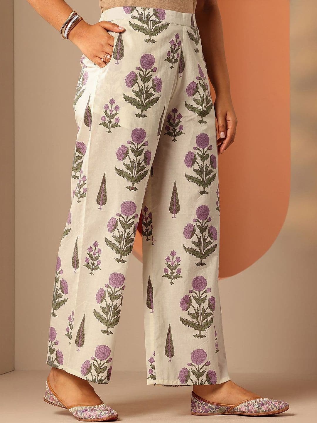 Libas Women Ethnic Motifs Printed Regular Kurta with Trousers thumbnail 3