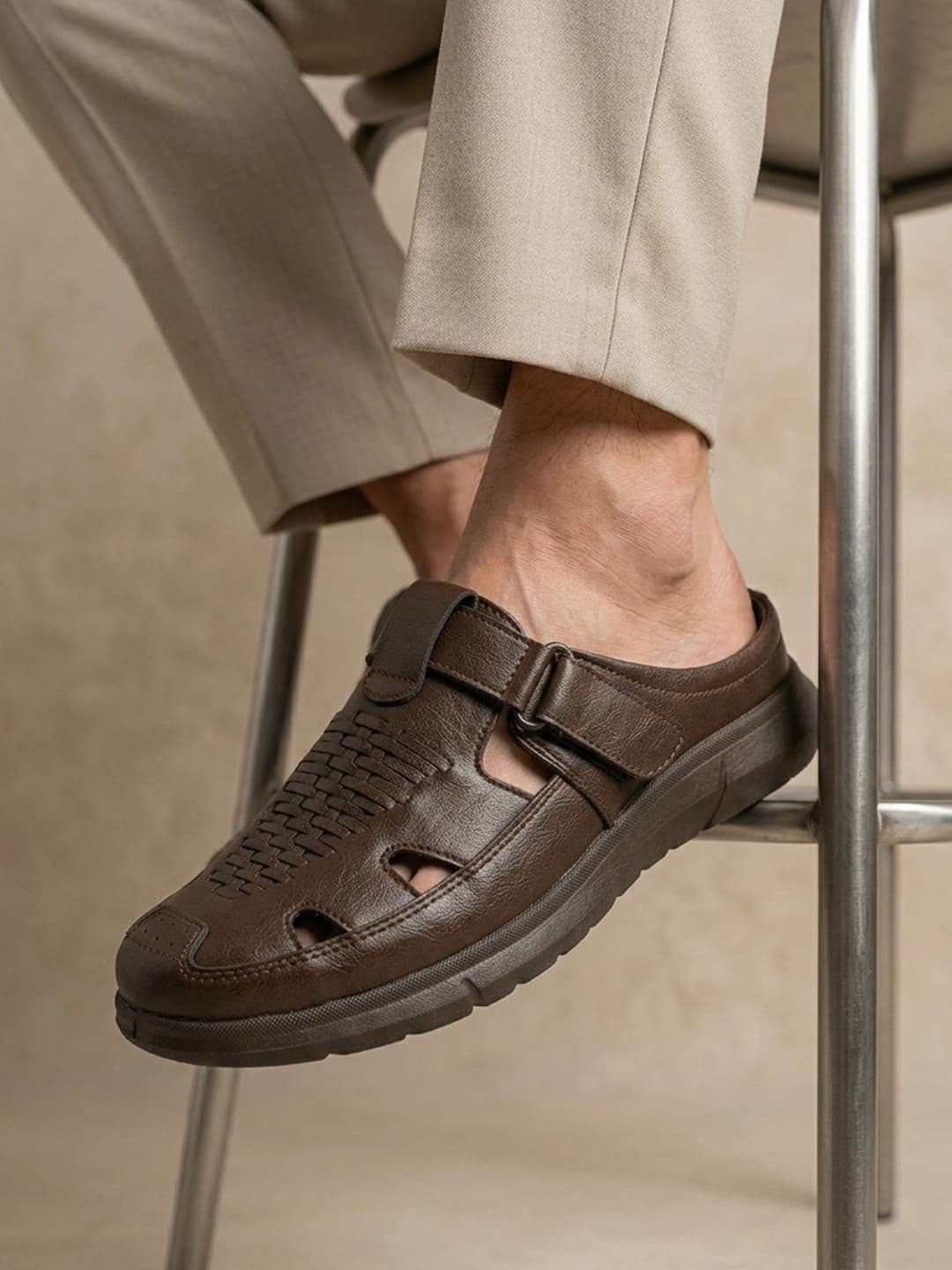 The Roadster Lifestyle Co Men Slip-On Fisherman Sandals thumbnail 4