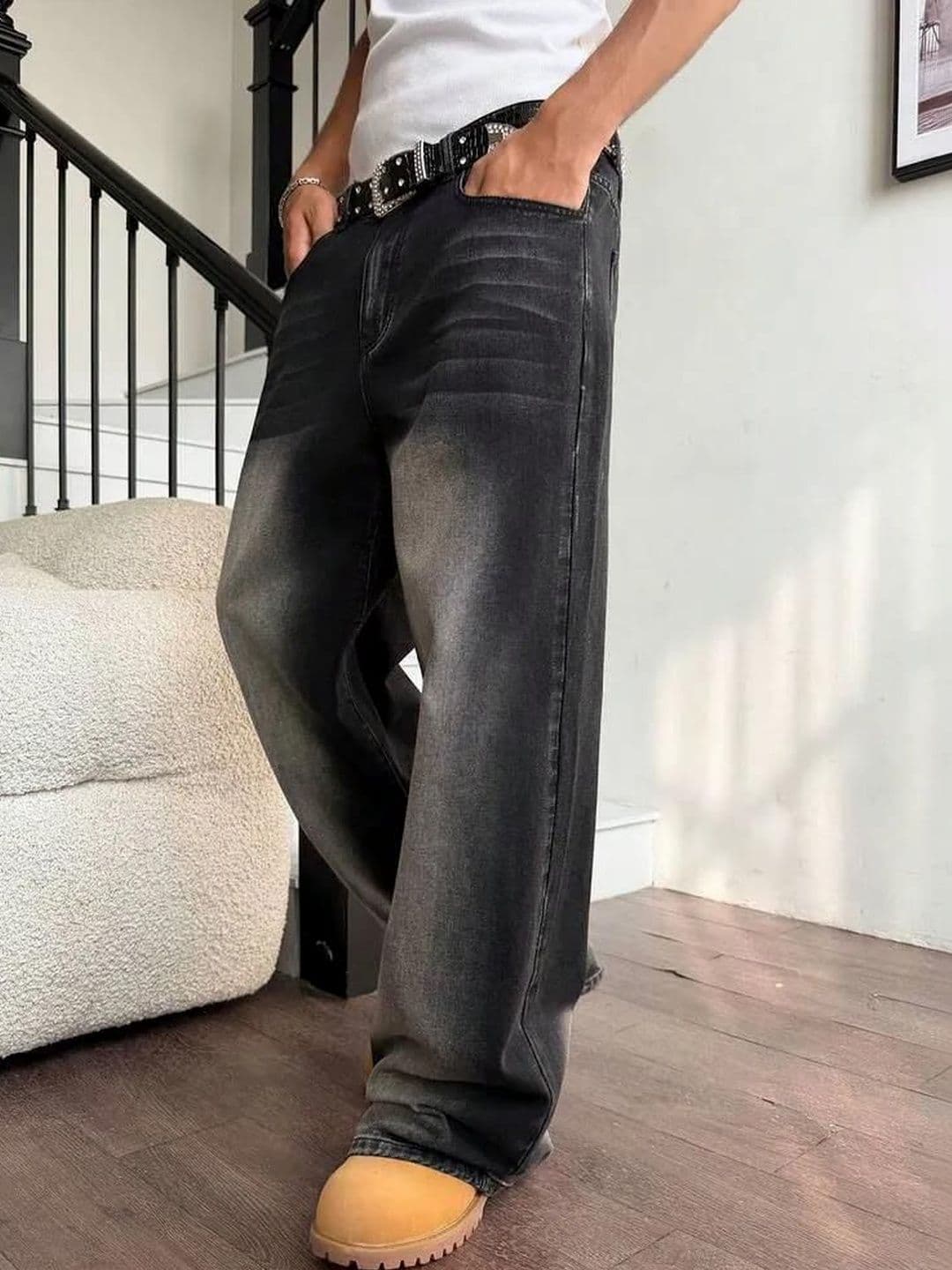 Kotty Men Relaxed Fit Low-Rise Heavy Fade Jeans thumbnail 3