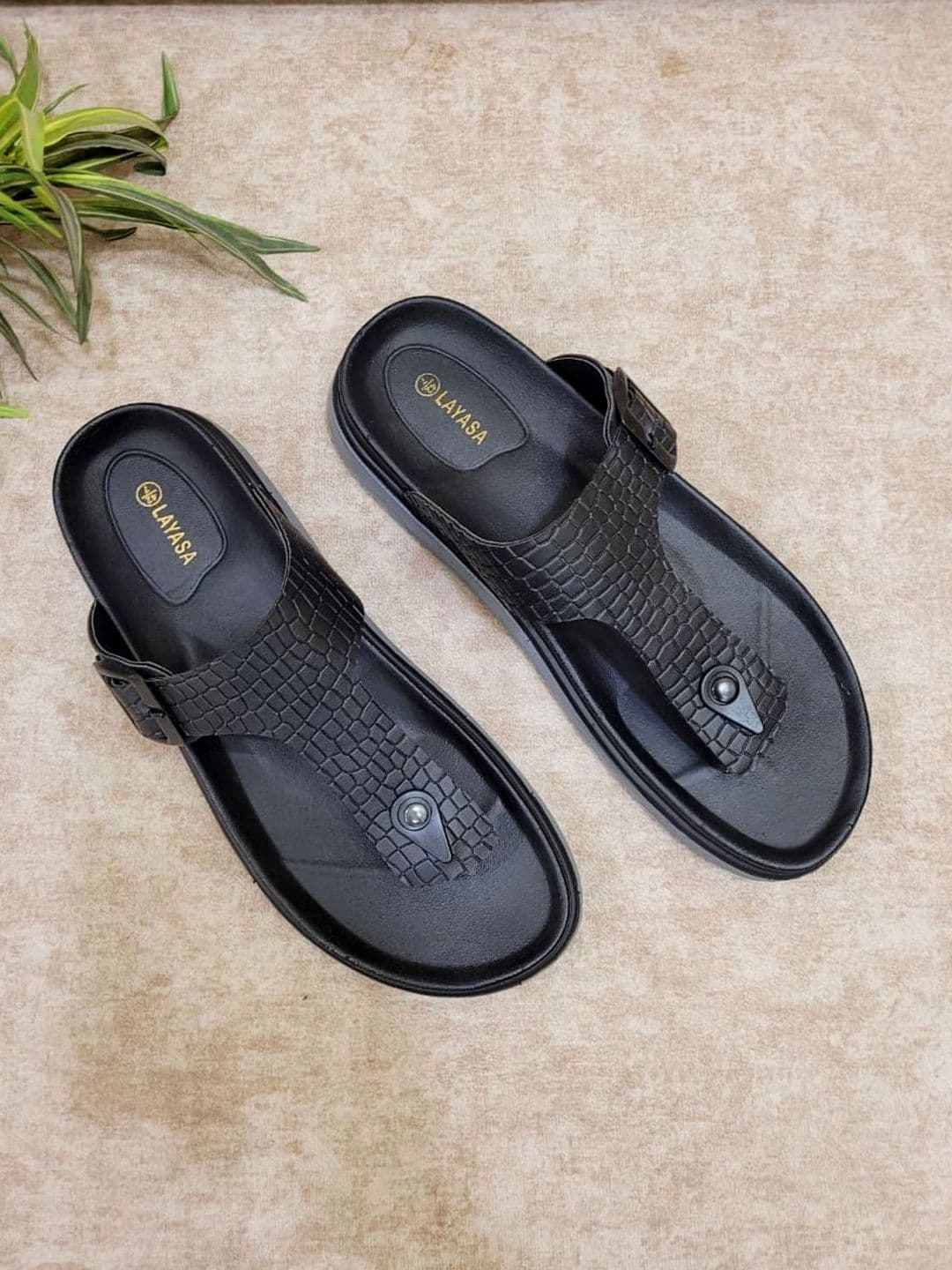 Layasa Men Thong Flip-Flops thumbnail 2