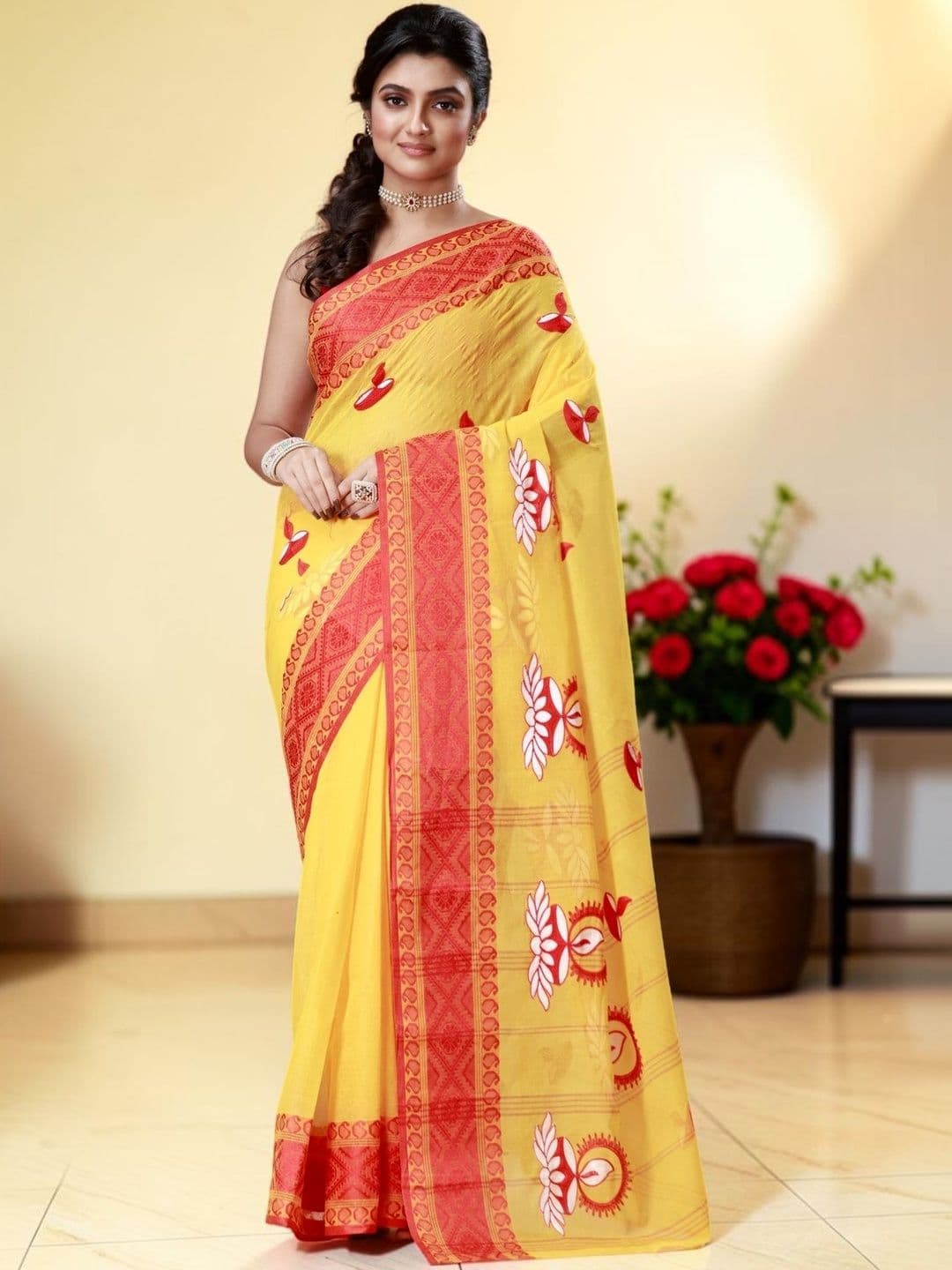 Kanokanjali Ethnic Motifs Embroidered Pure Cotton Handloom Jamdani Saree - view 1