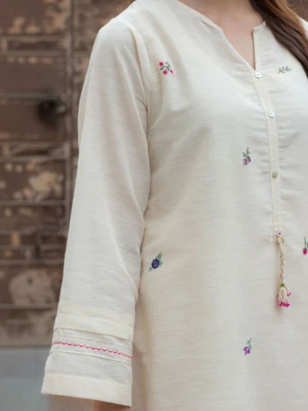 Kapda kissa Women Ethnic Motifs Embroidered Regular Thread Work Pure Cotton Kurta with Trousers thumbnail 5