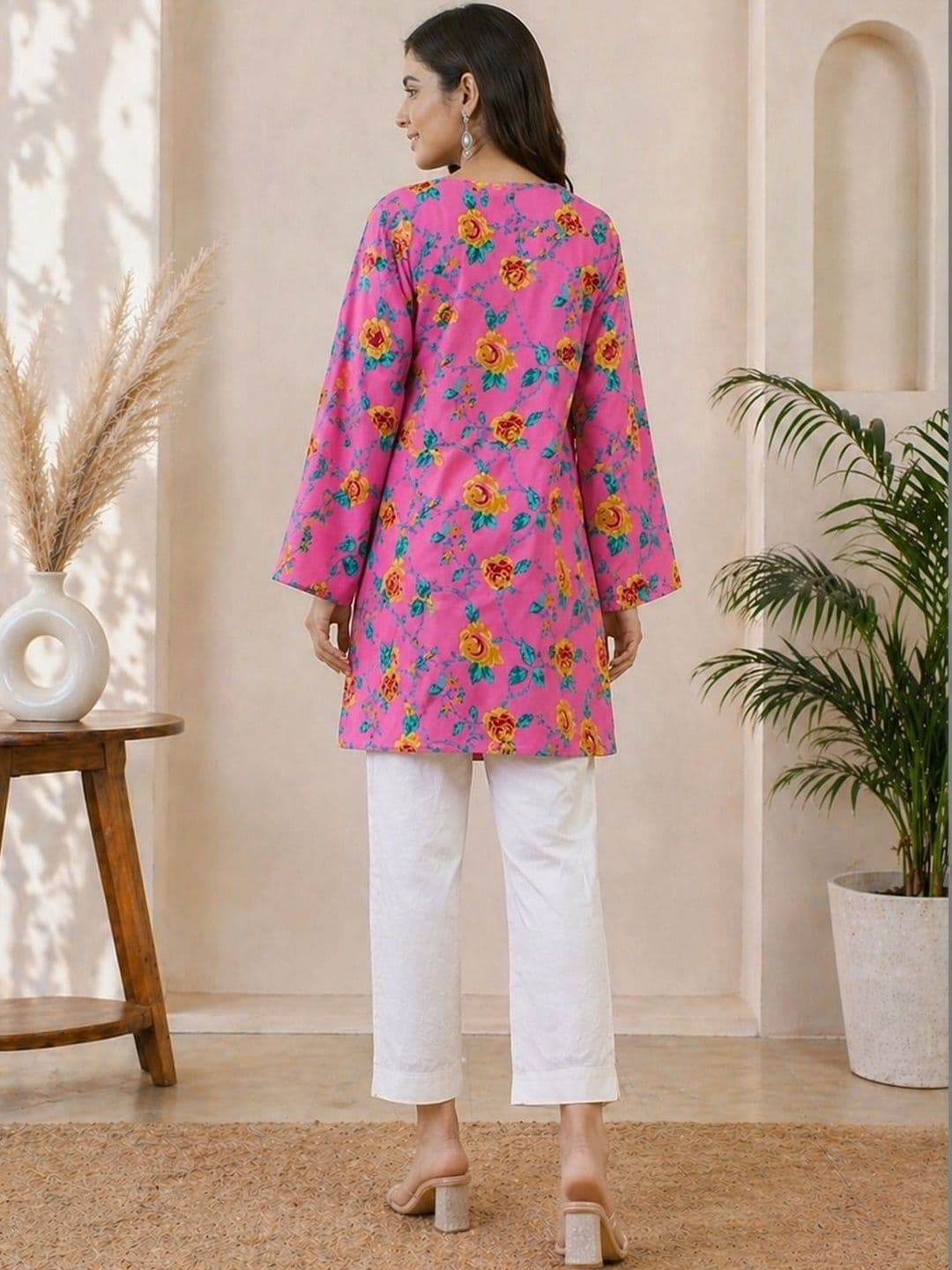 Sangria Printed V-Neck Above Knee Straight Kurtas thumbnail 2