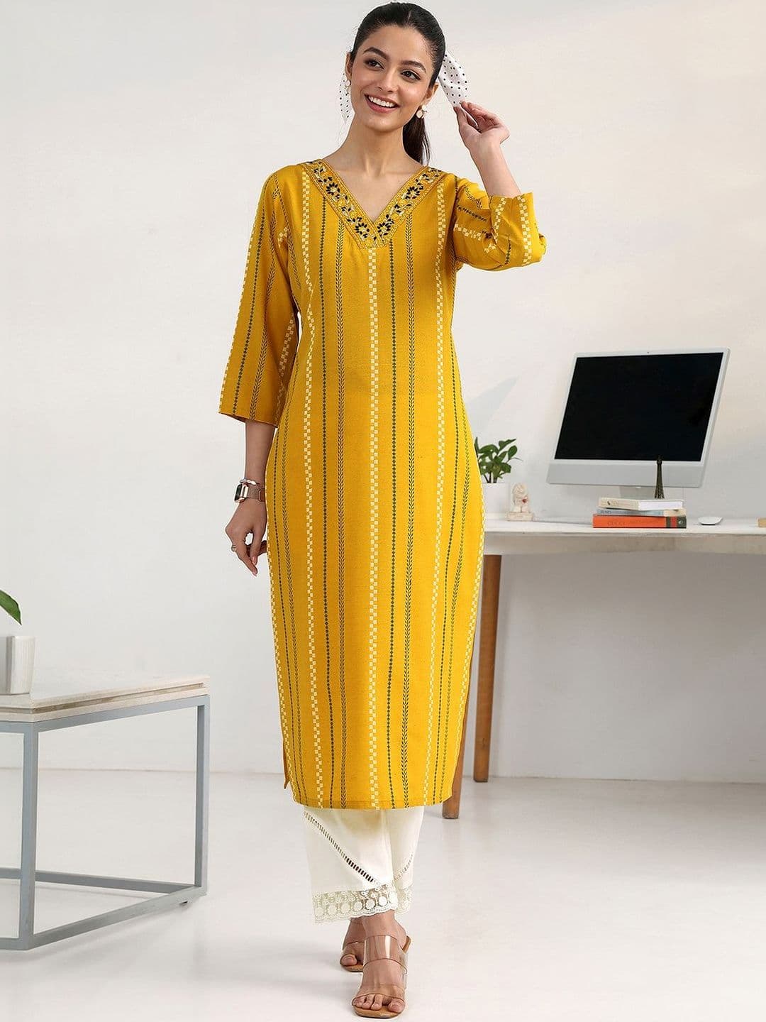 Gerua By Libas Women Printed Thread Work Kurta - view 1