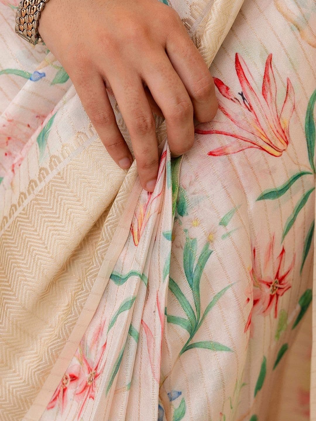 Sangria Printed Ready to Wear Saree With Blouse Piece thumbnail 3