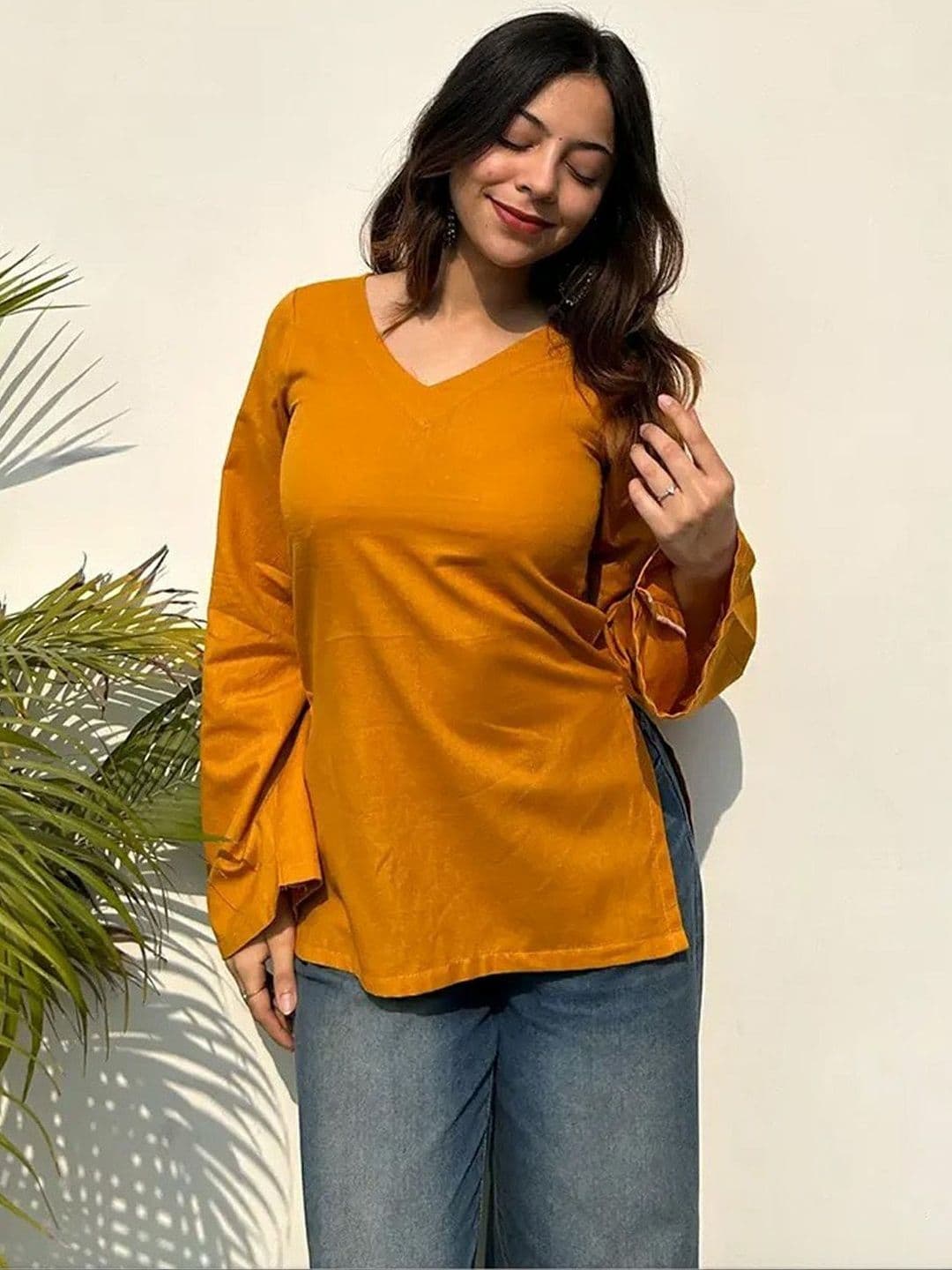 Light Daisy Women Cotton V-Neck Bell Sleeves Solid Kurta - view 1