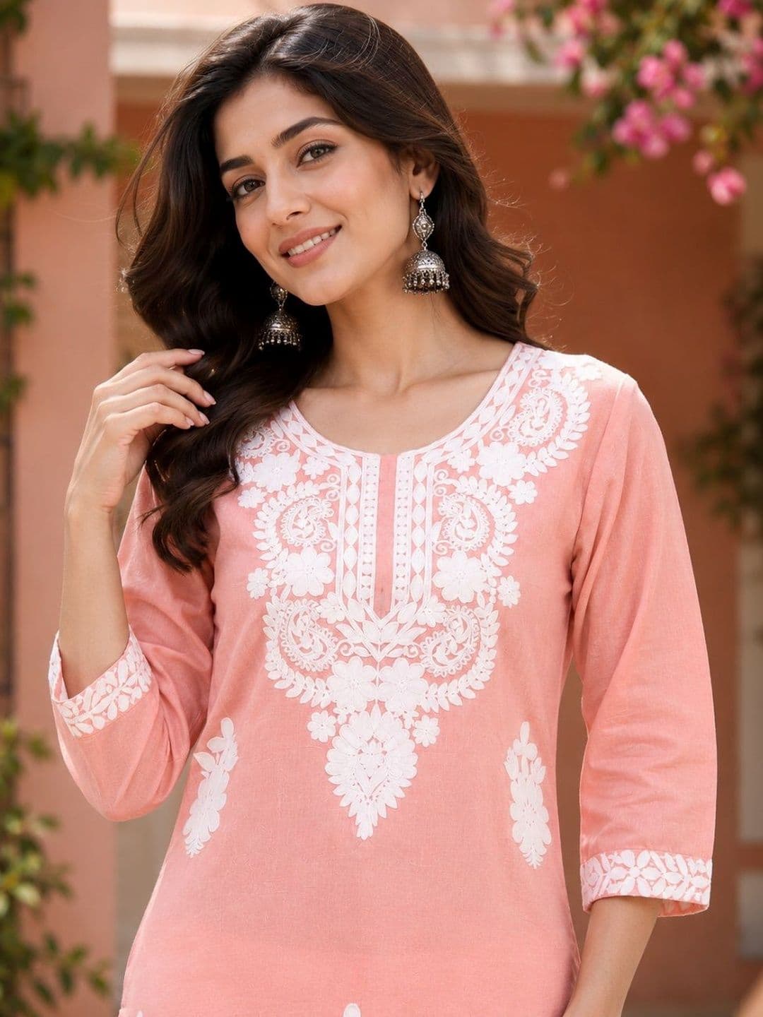 LUSIVA Women Floral Embroidered Chikankari Kurta thumbnail 5