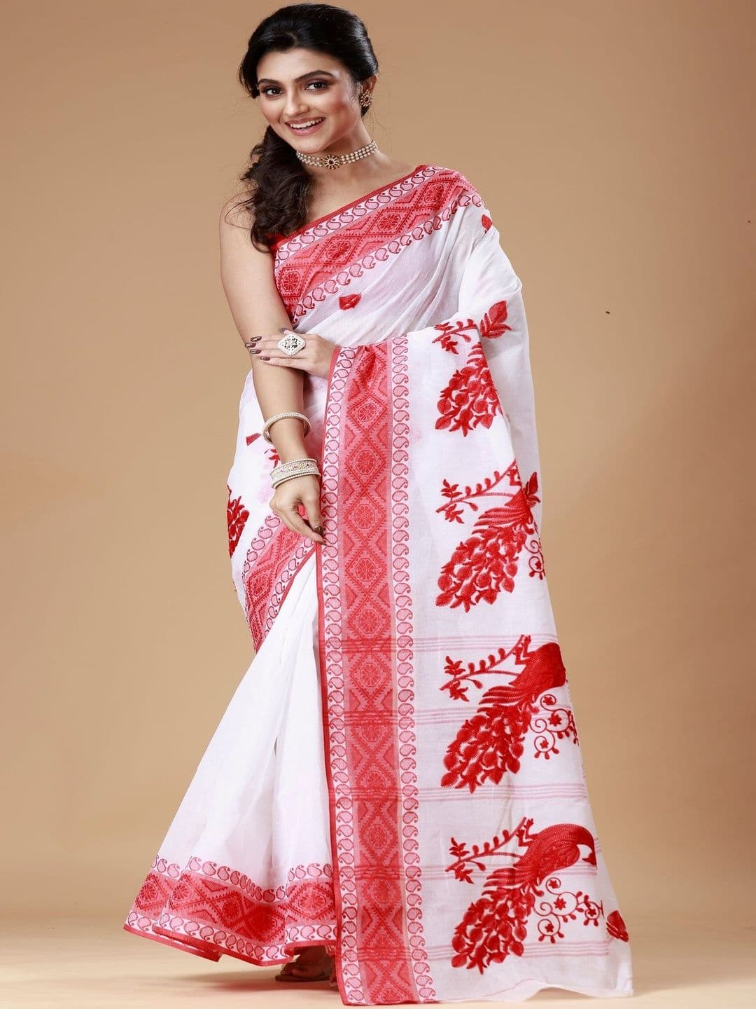 Taant Ethnic Motifs Embroidered Pure Cotton Handloom Jamdani Saree thumbnail 2