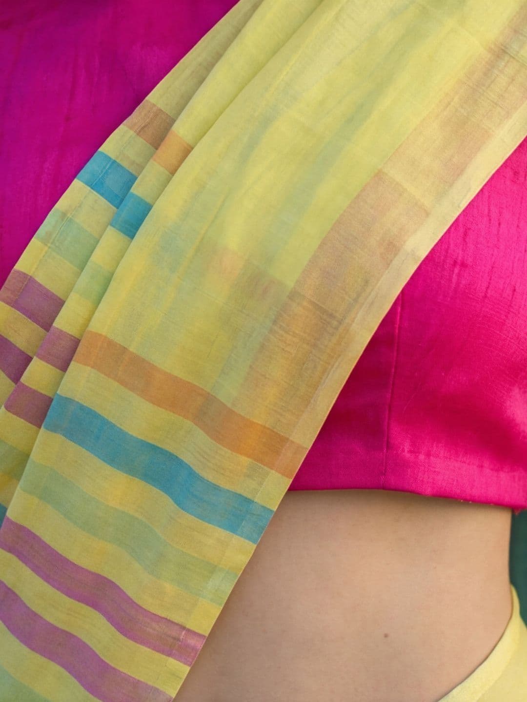 Jaipur Kurti Striped Pure Linen Handloom Saree thumbnail 5