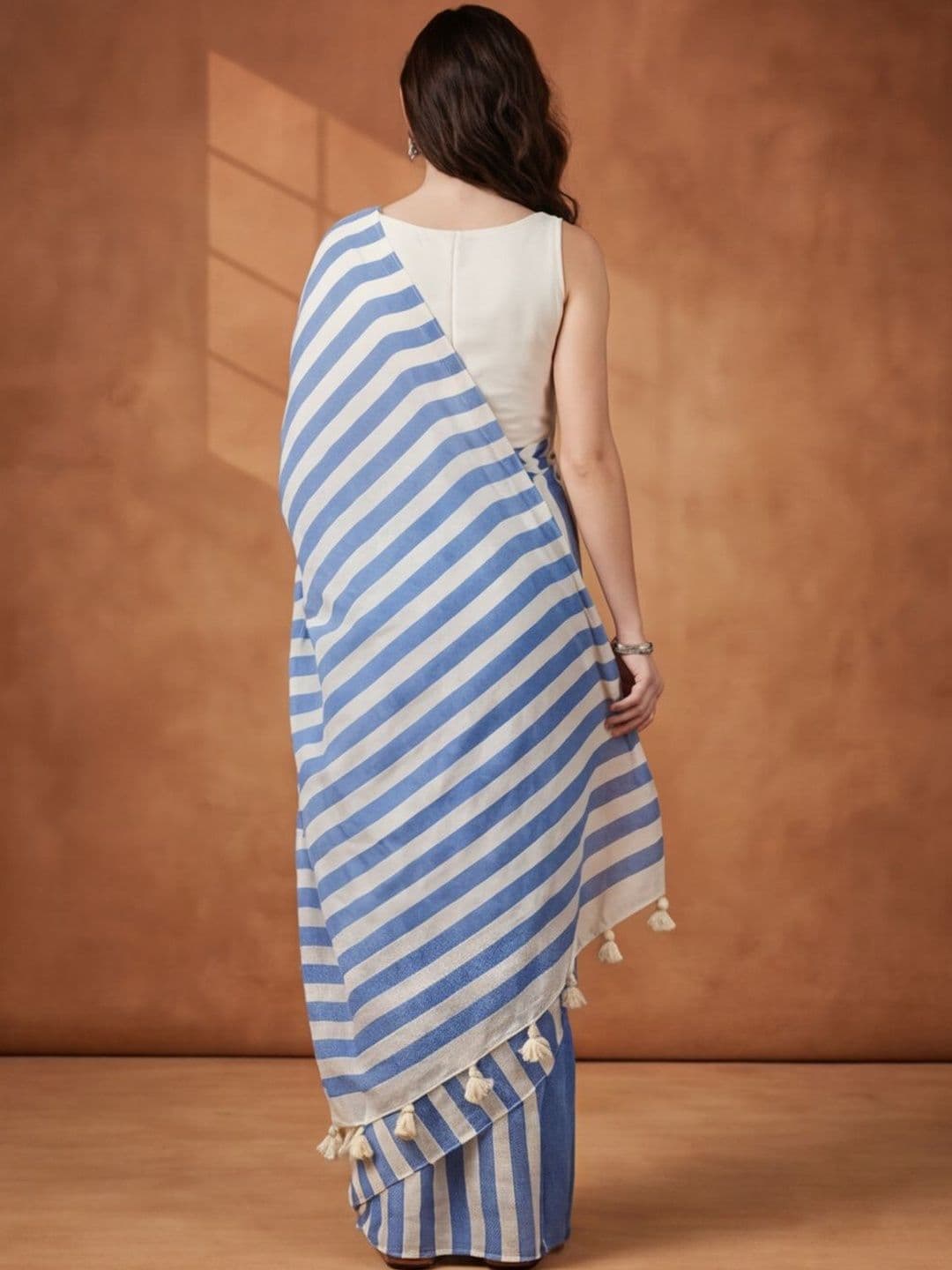 Jaipur Kurti Striped Pure Linen Handloom Saree thumbnail 6